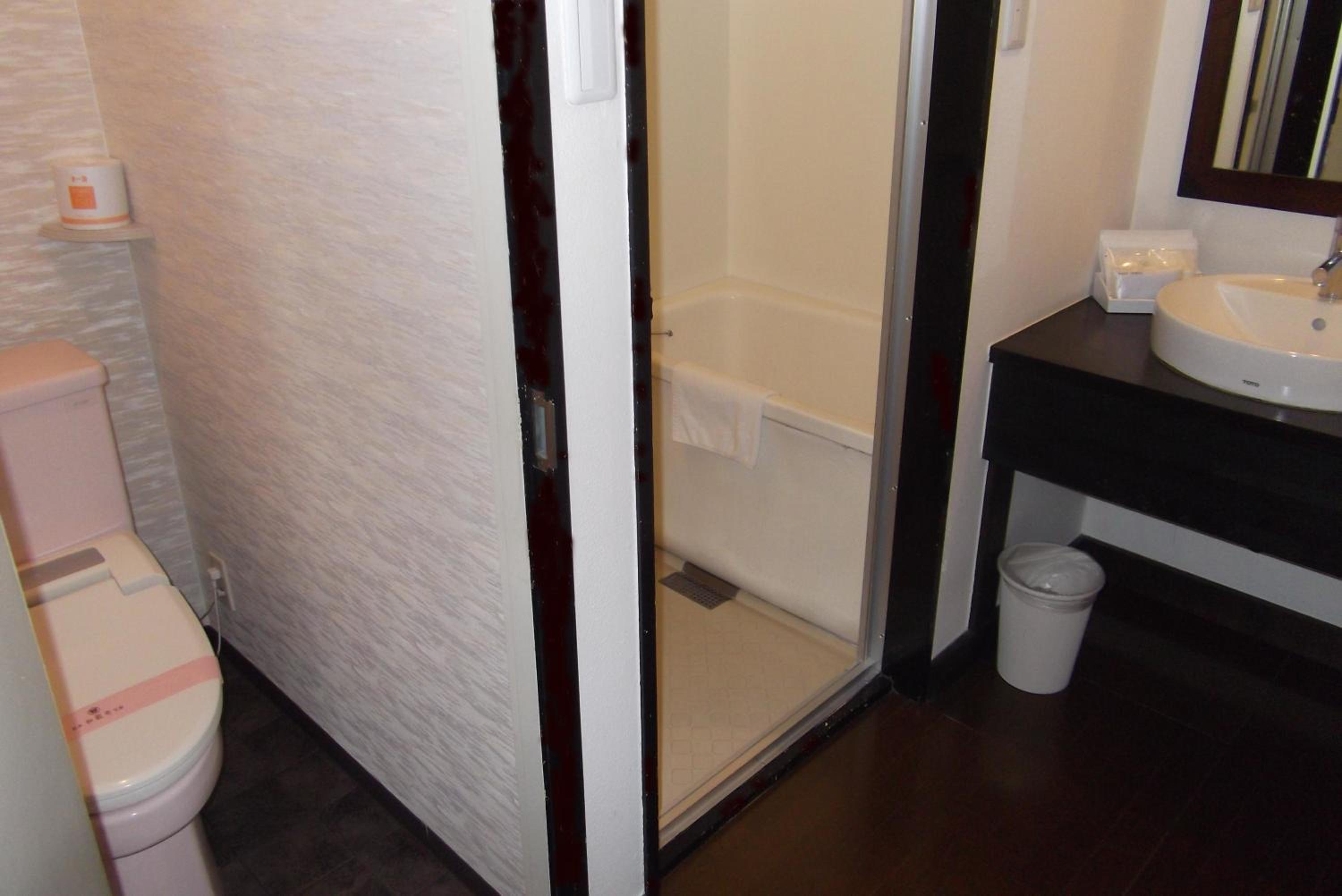 Double Room - Non-Smoking  - Photo 4