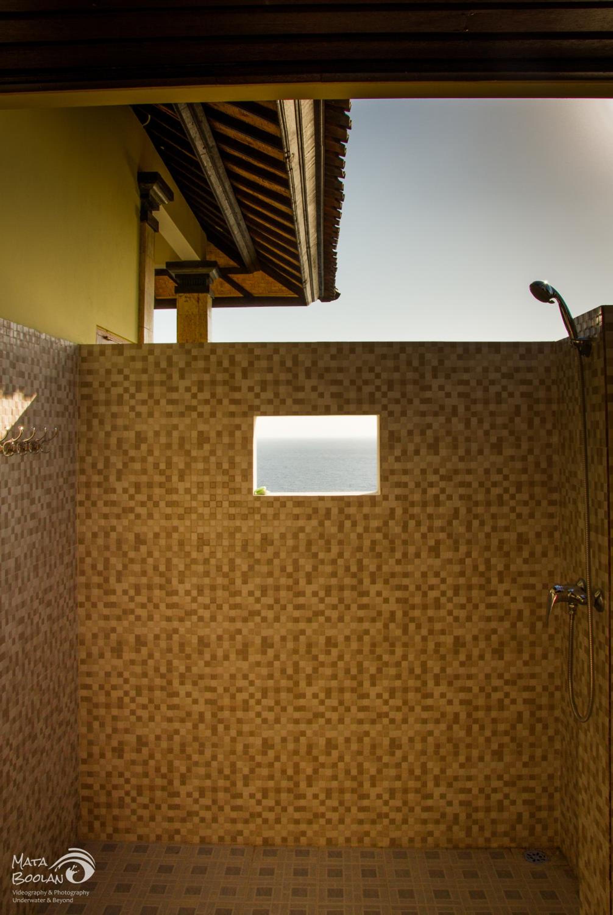 Bungalow with Sea View - Photo 2