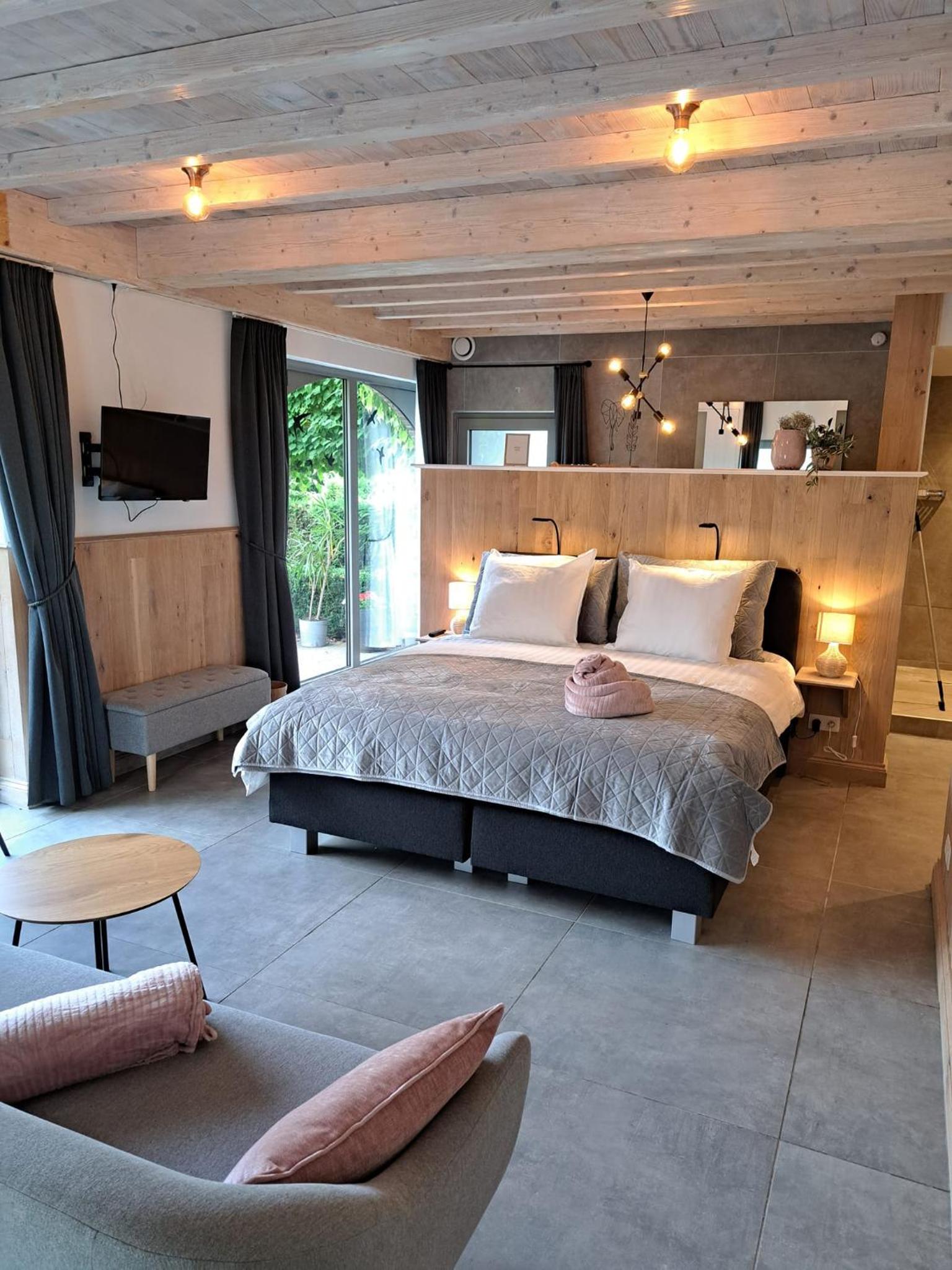 King Room with Garden View