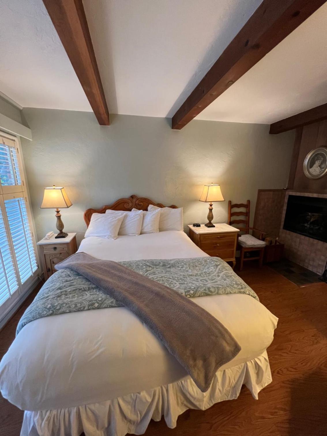 Queen Room photo 3