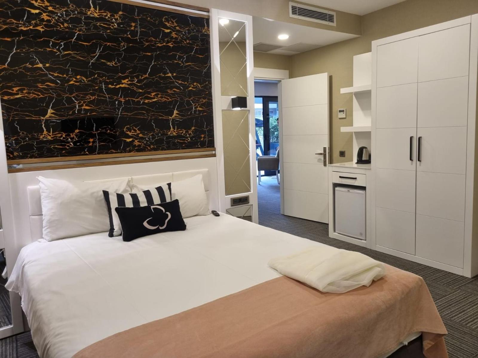 Suite with Terrace photo 1