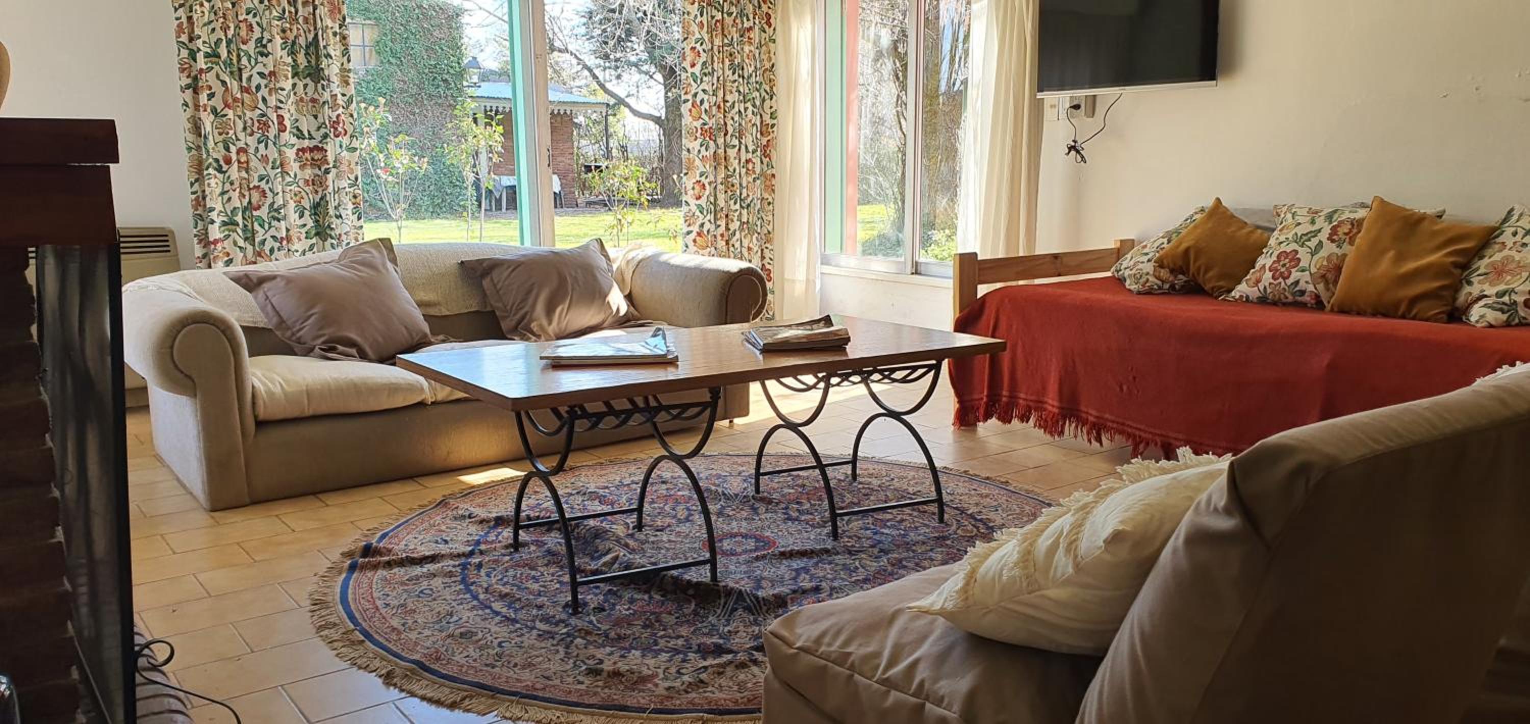 One-Bedroom House photo 1