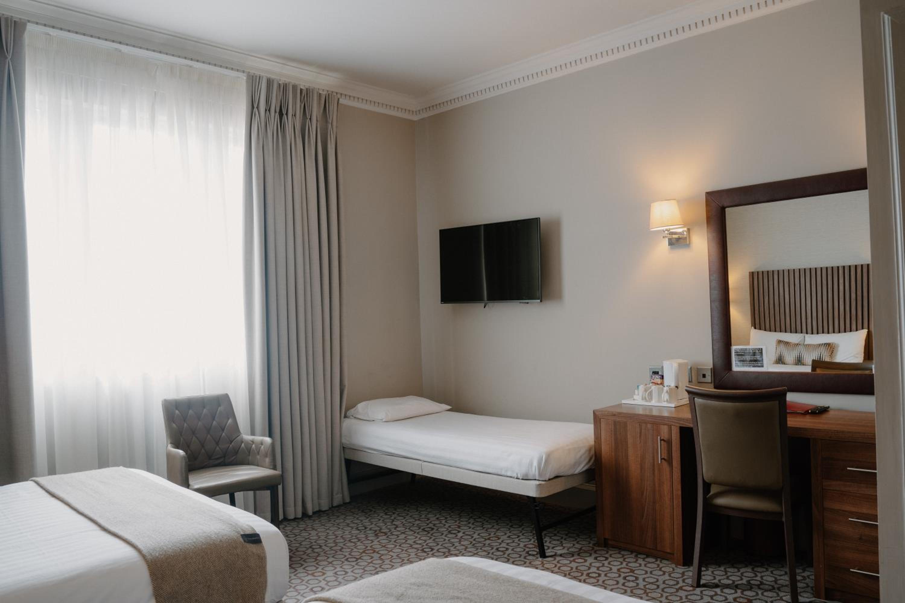 Quadruple Room - Photo 1