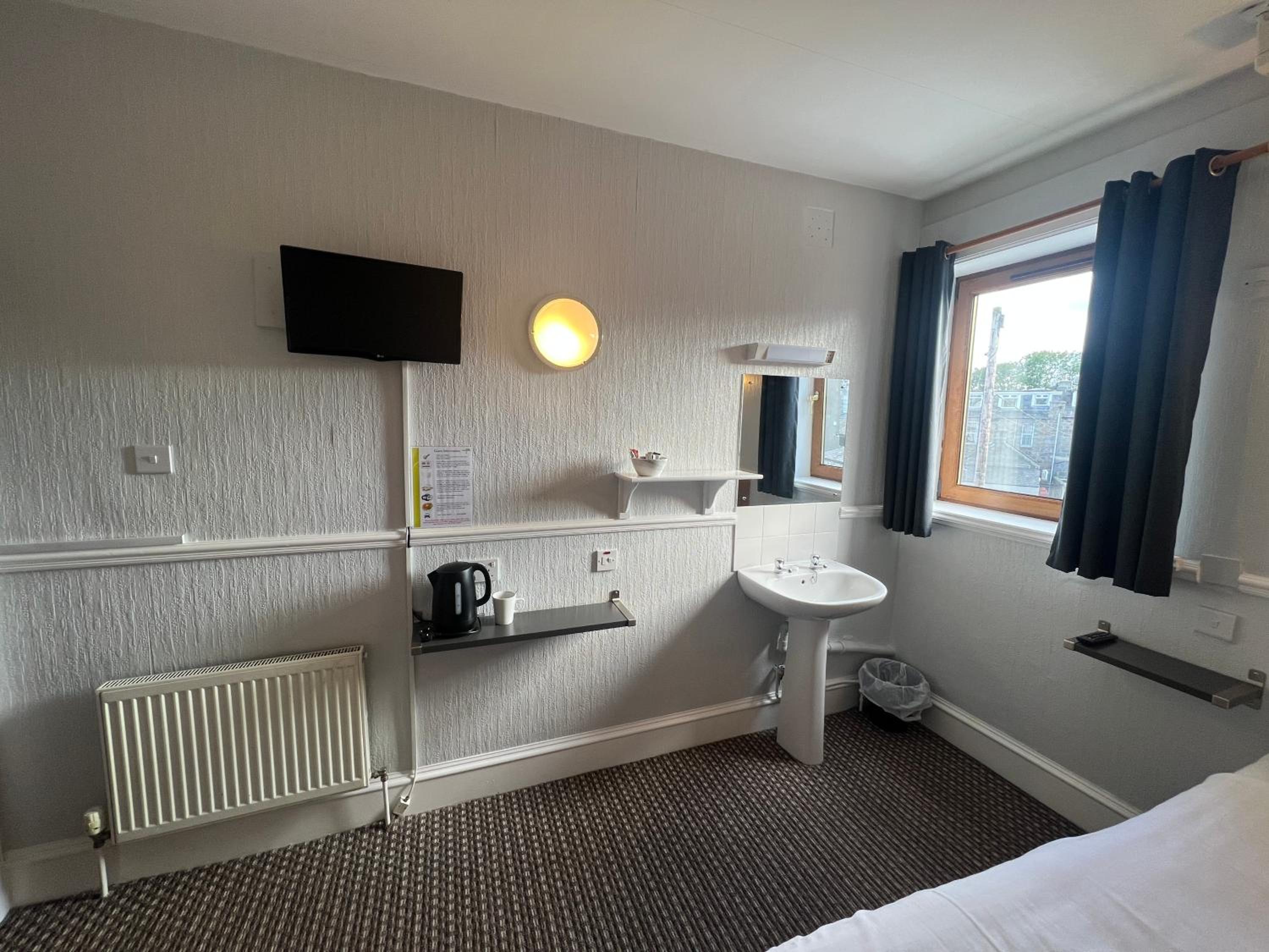 Single Room with Shared Toilet photo 2