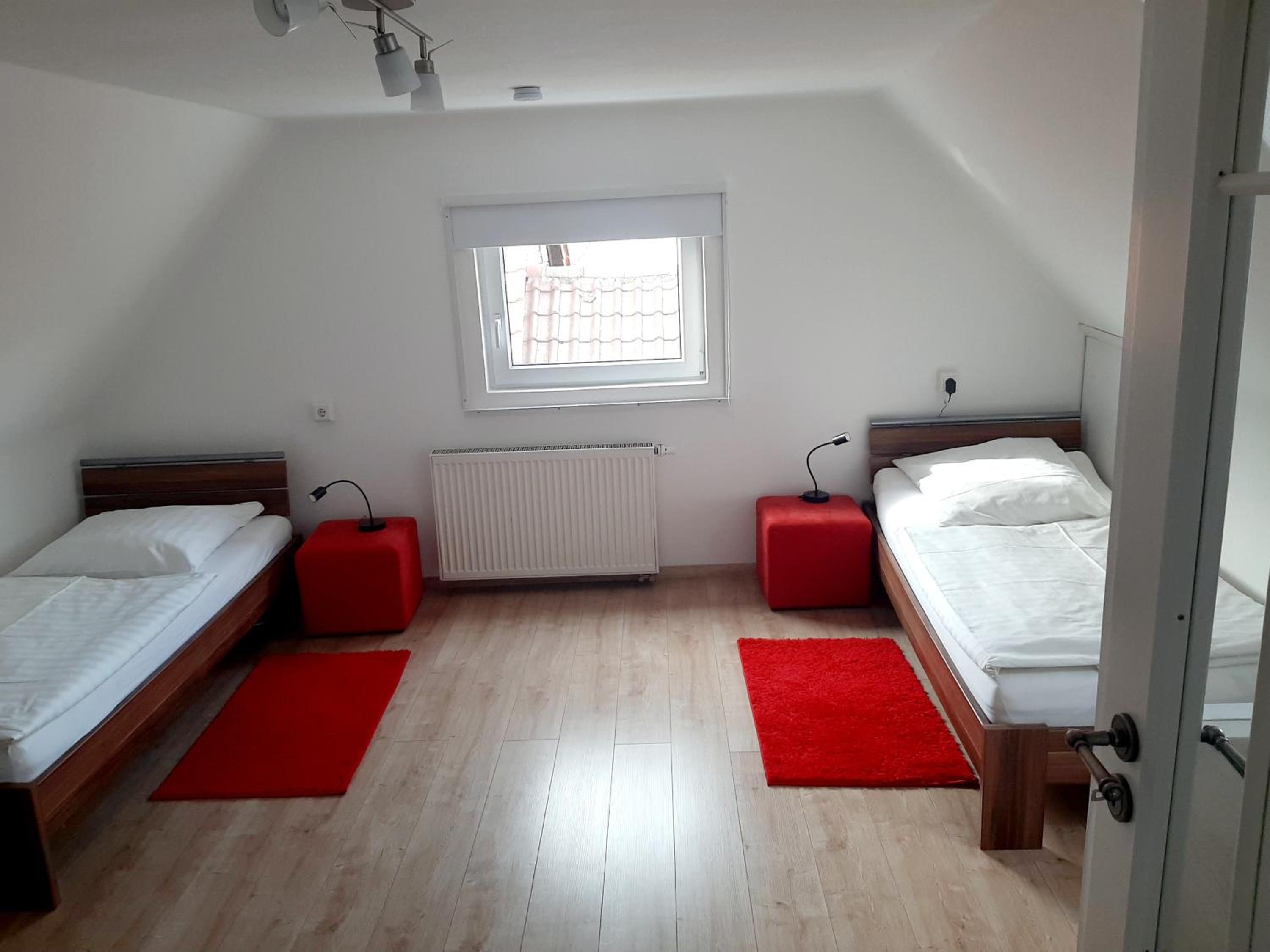 Five-Bedroom House photo 2
