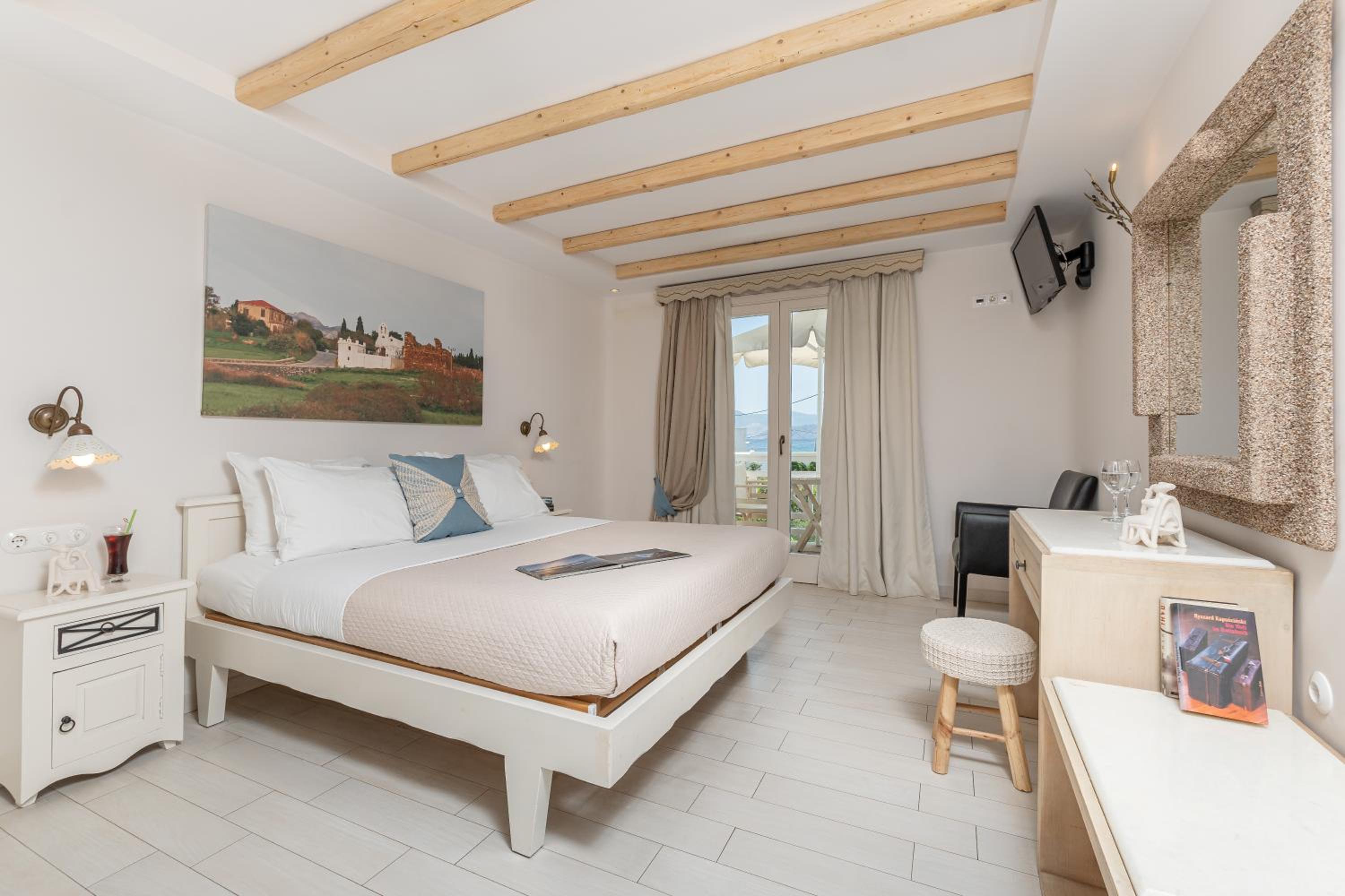 Double Room with Partial Sea View - Photo 1