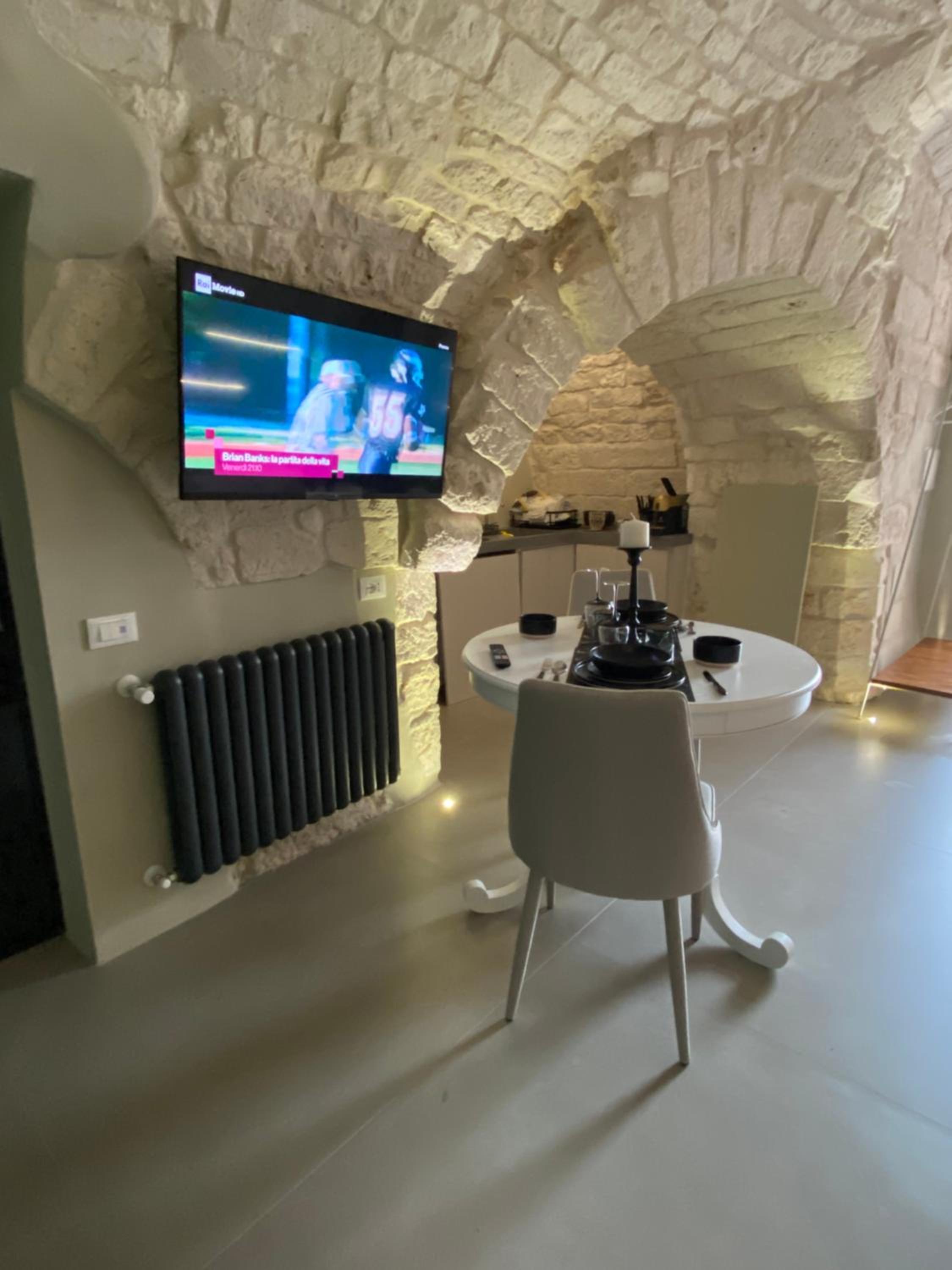 King Suite with Spa Bath photo 3