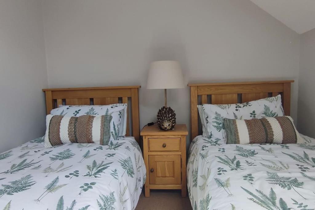 Five-Bedroom House photo 1