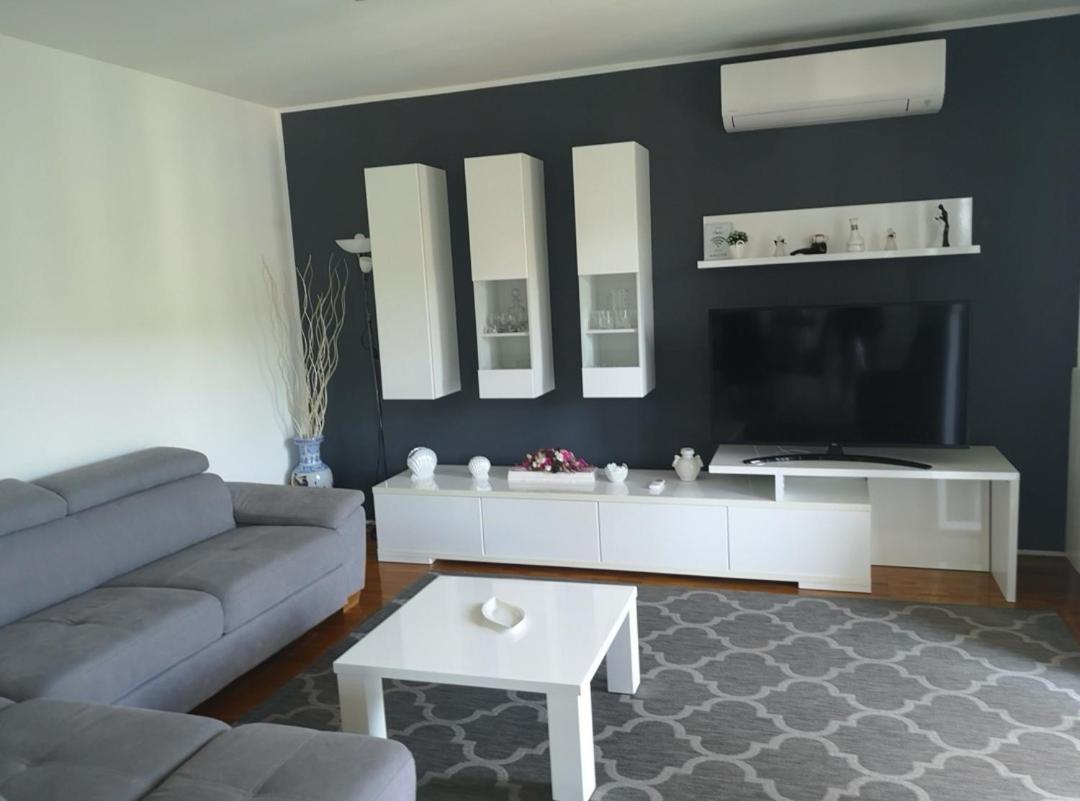 Apartment with Sea View photo 2