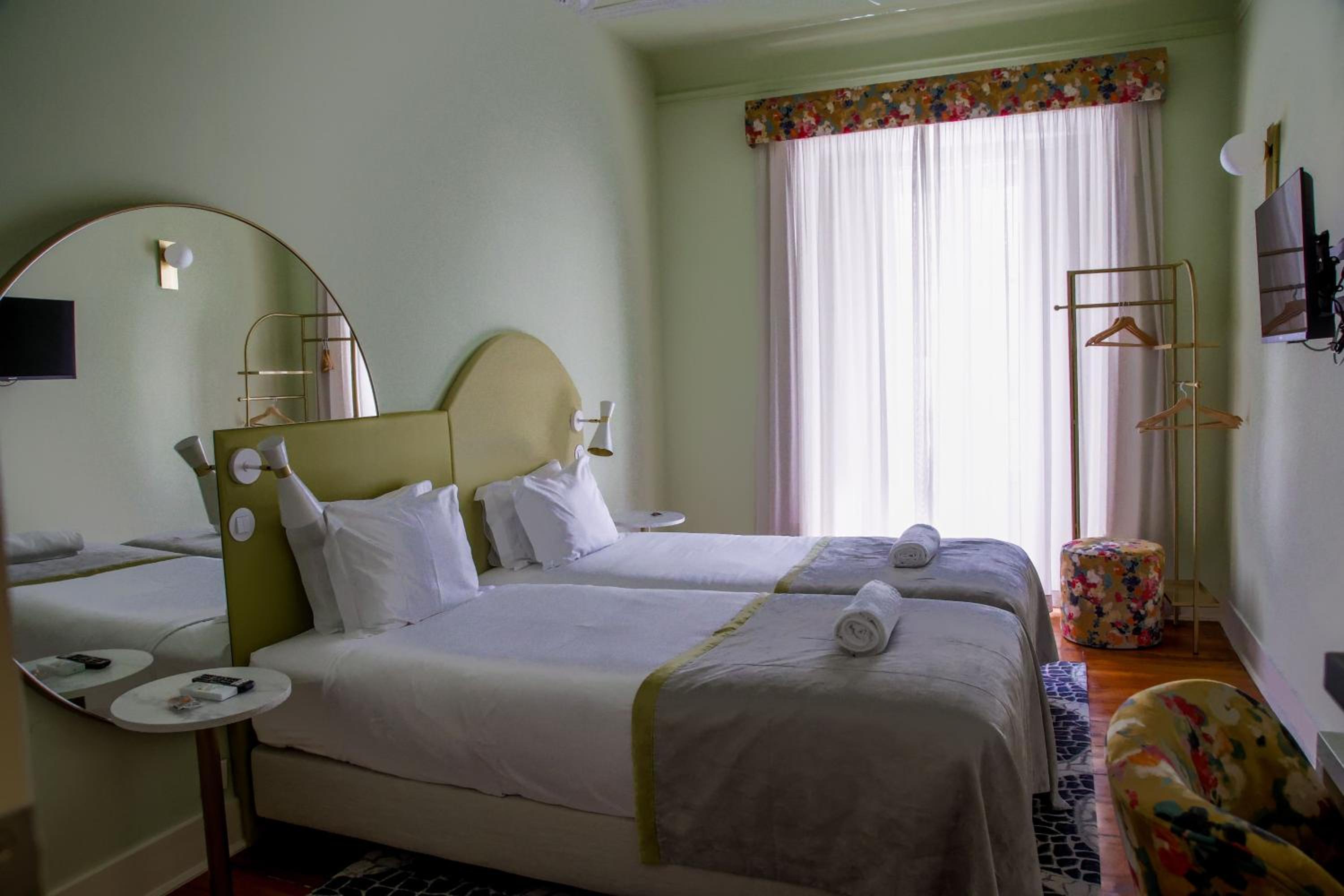 Twin Room with Private External Bathroom photo 2