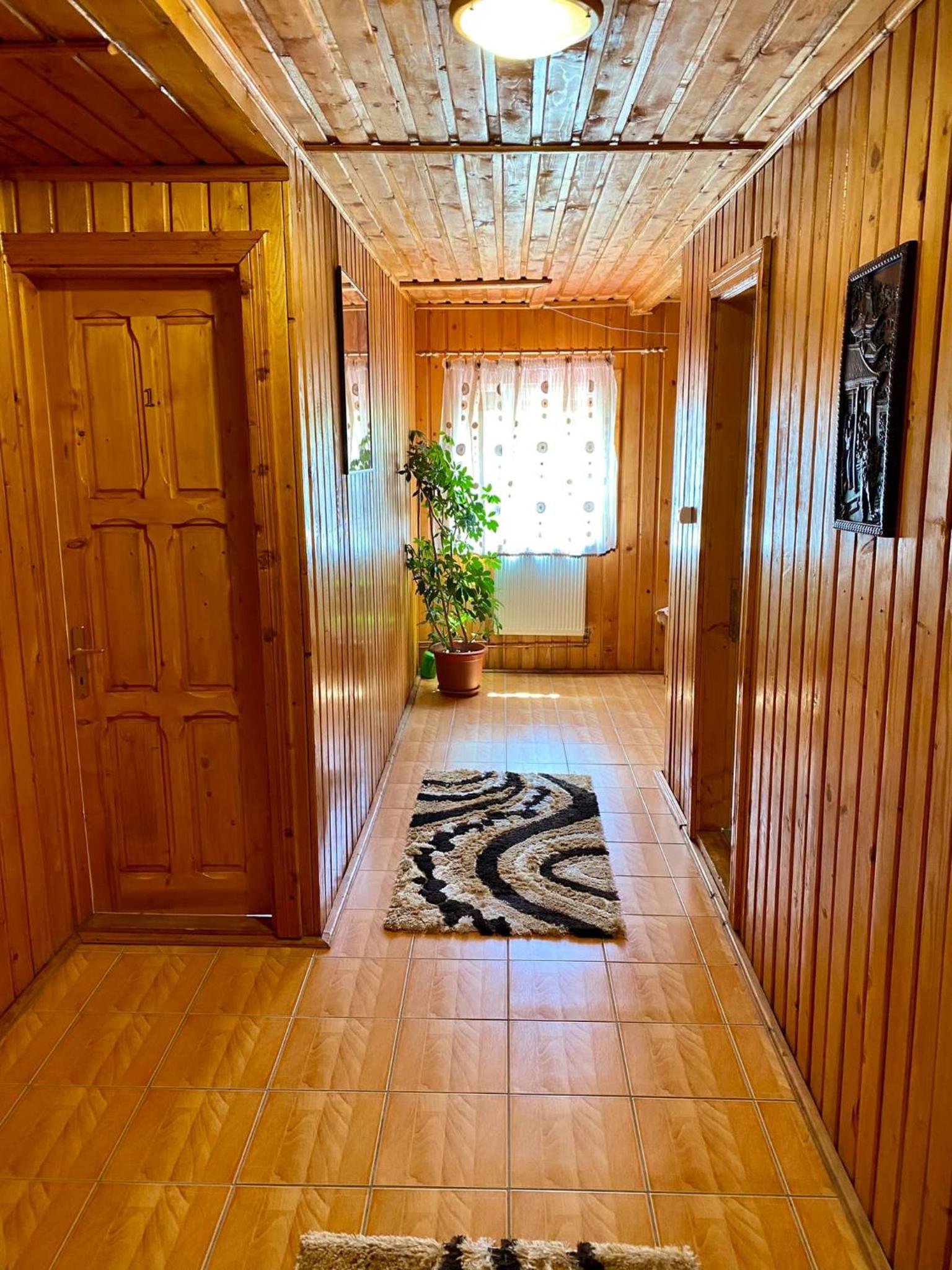 Double Room with Shared Bathroom photo 1