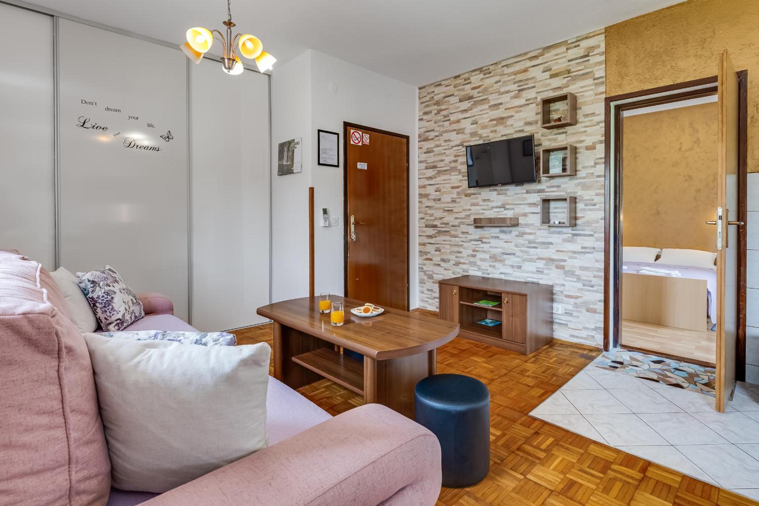 Apartment with Balcony photo 2