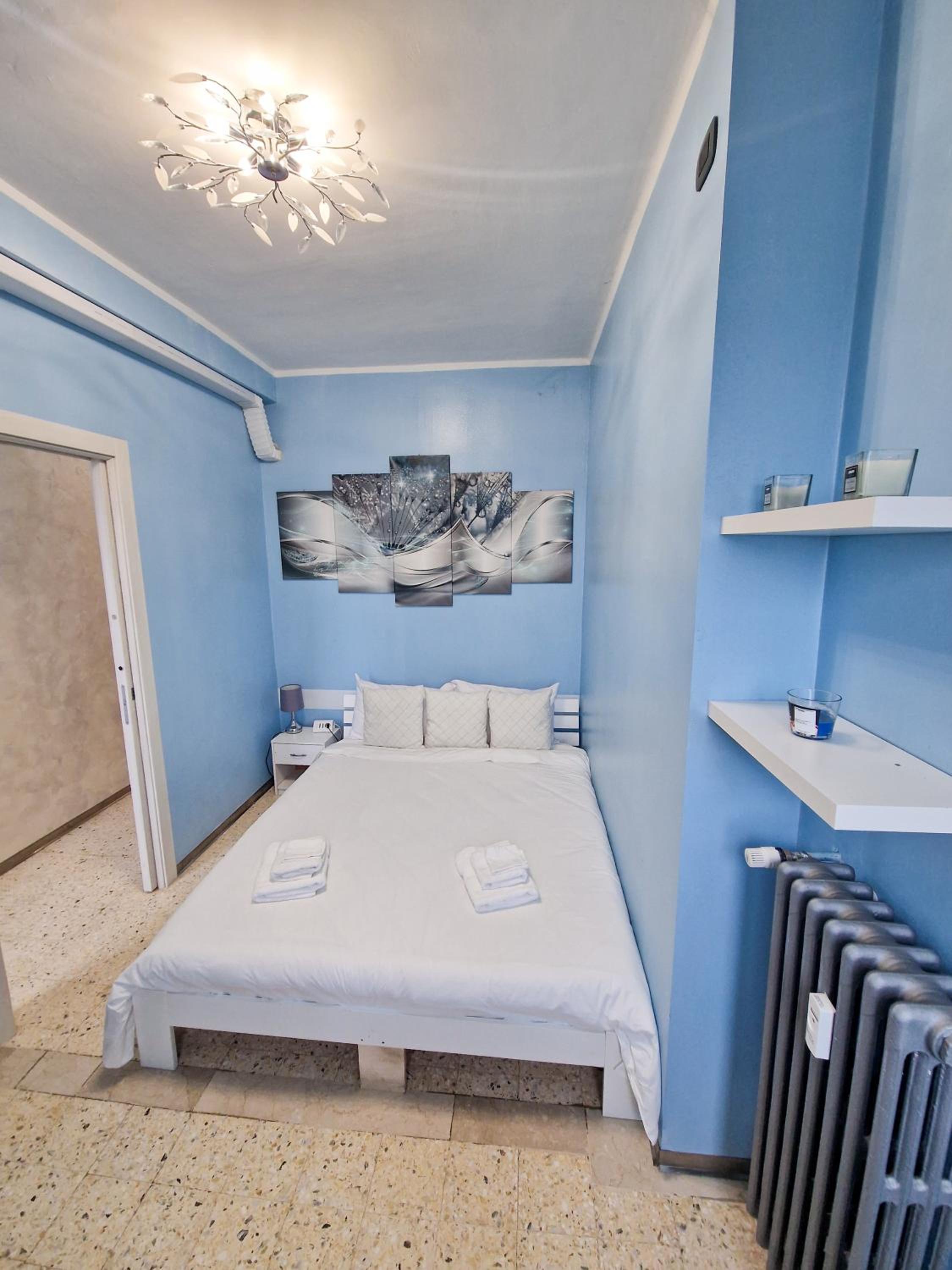 Two-Bedroom Apartment - Photo 4