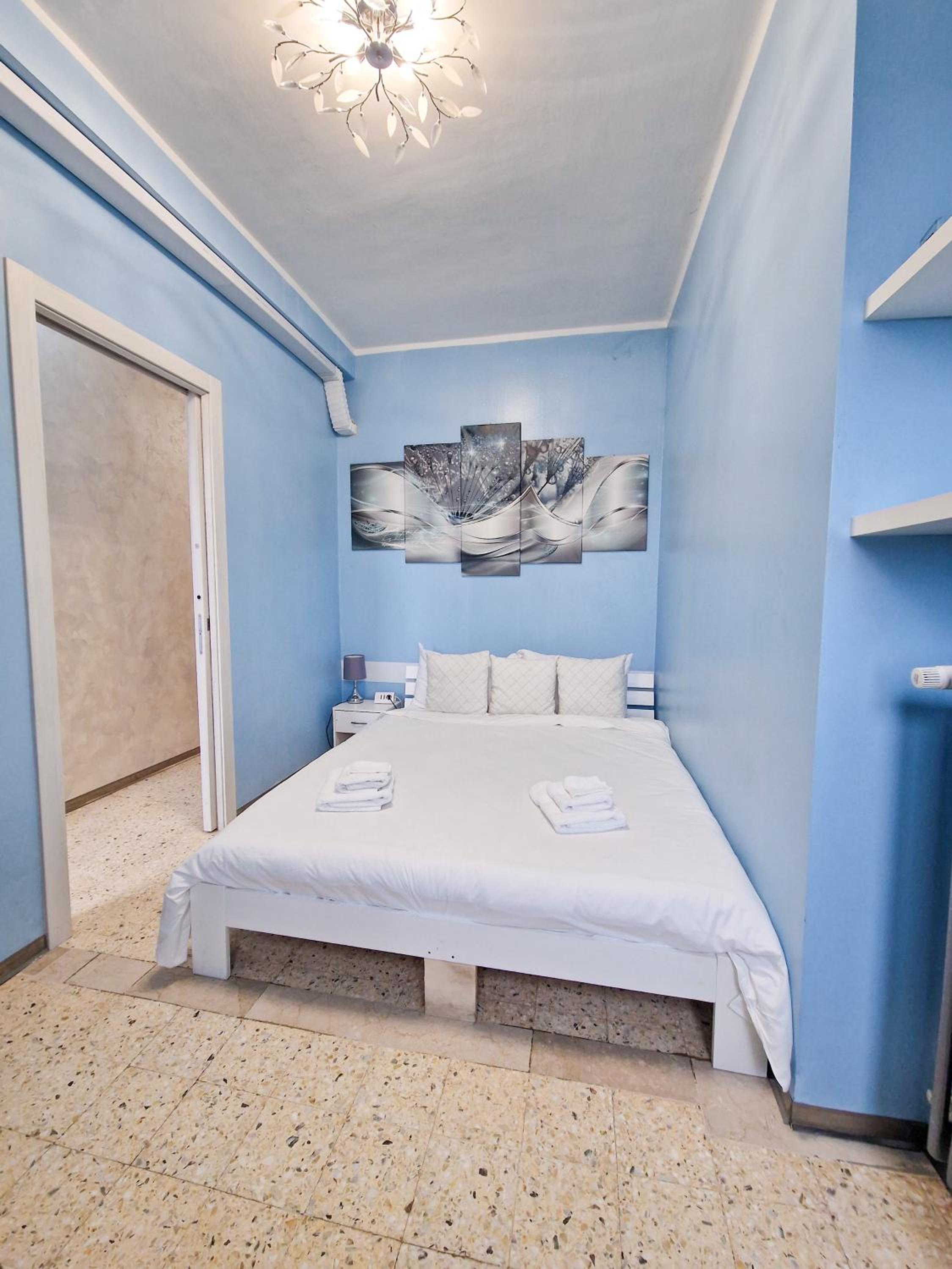 Two-Bedroom Apartment - Photo 29