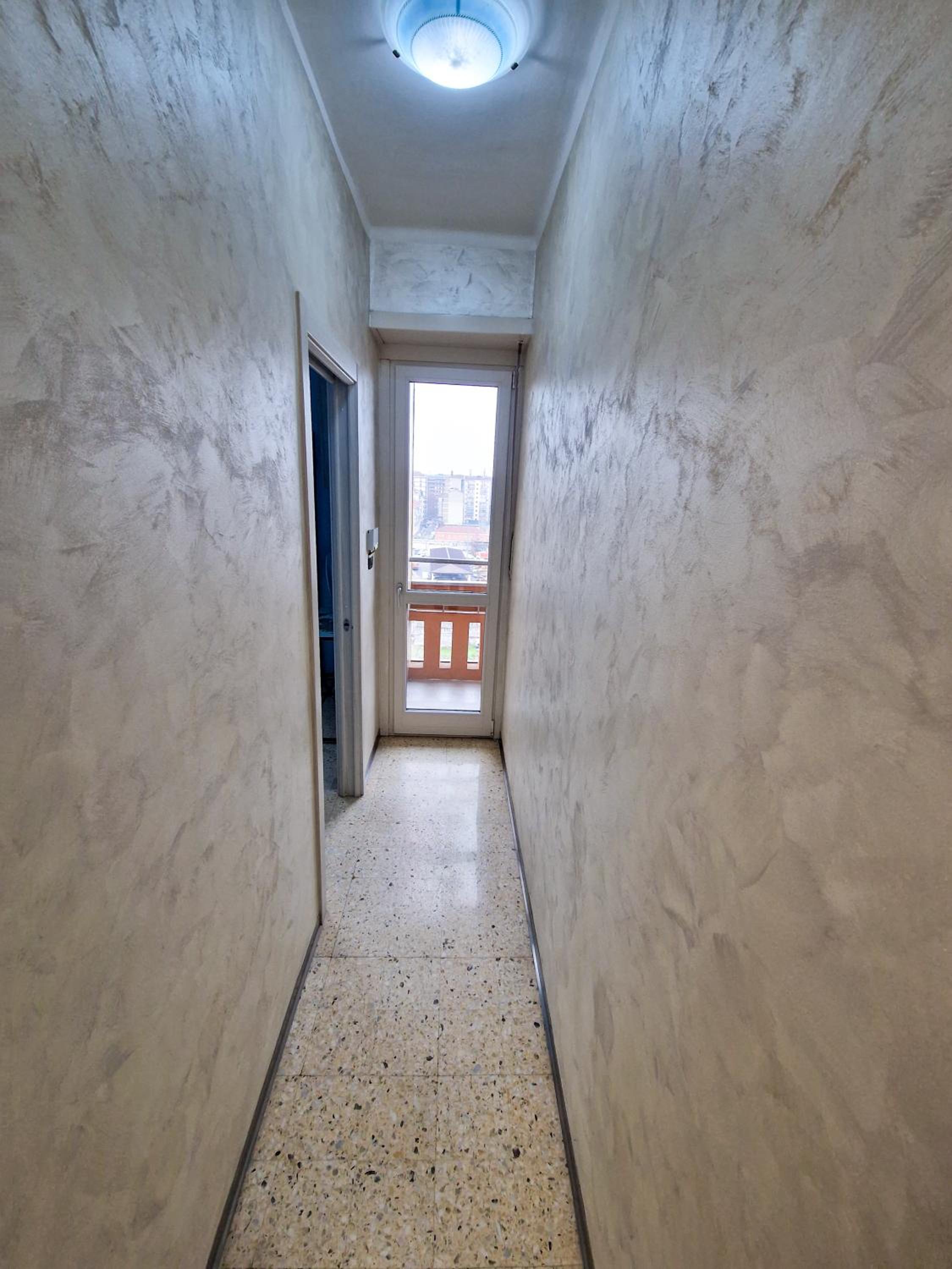 Two-Bedroom Apartment - Photo 32