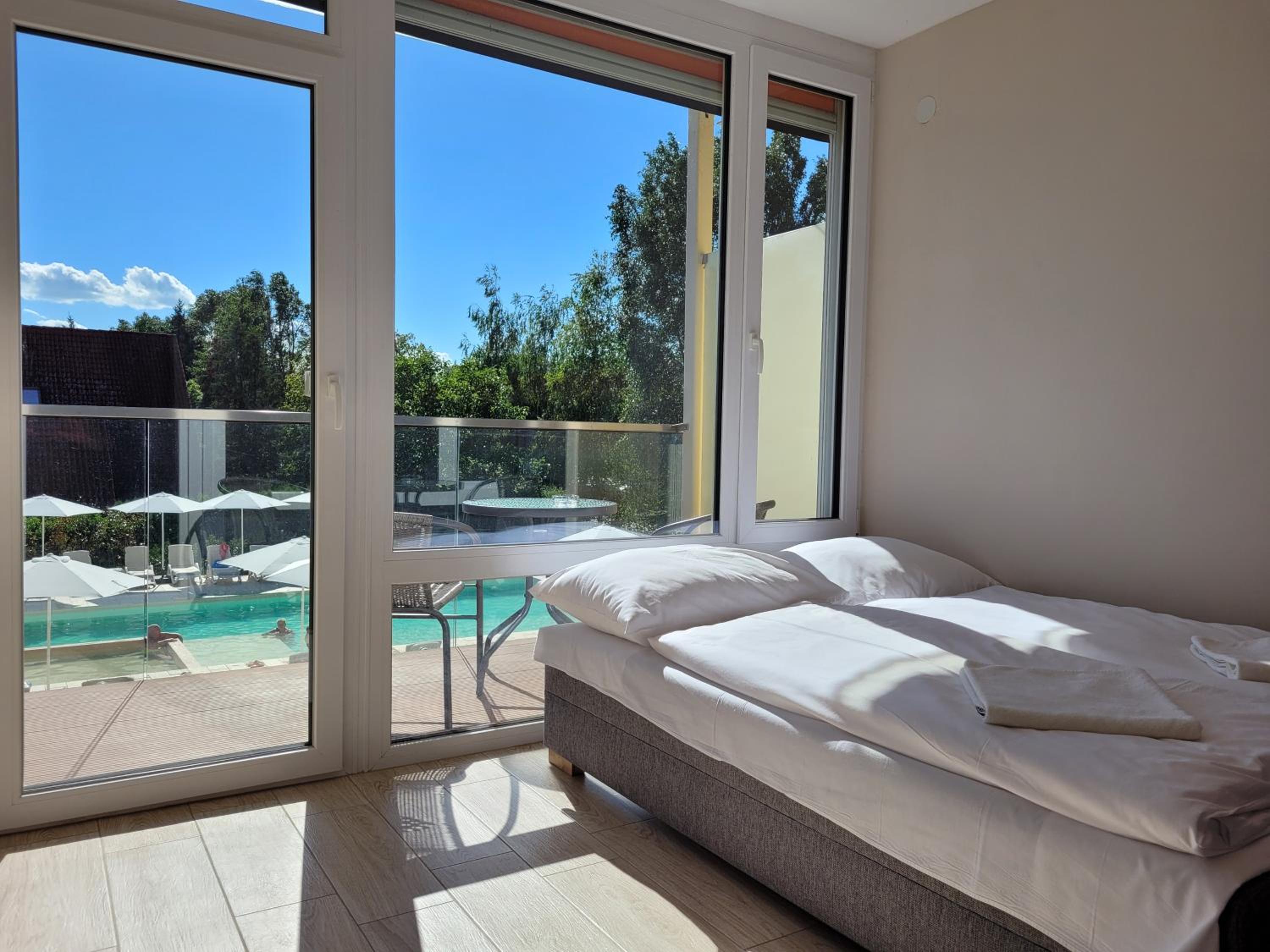 Triple Room with Pool View photo 2