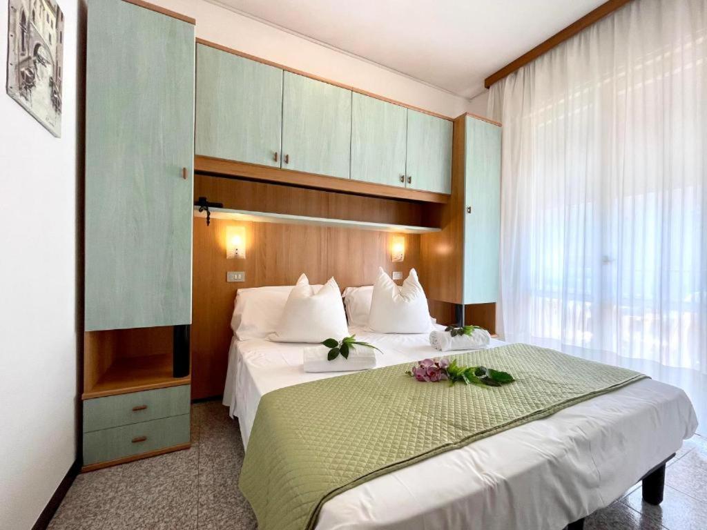 Small Double Room with Parking