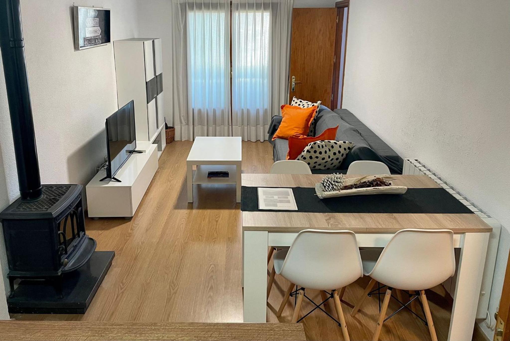 Apartamento de dos habitaciones con balcón