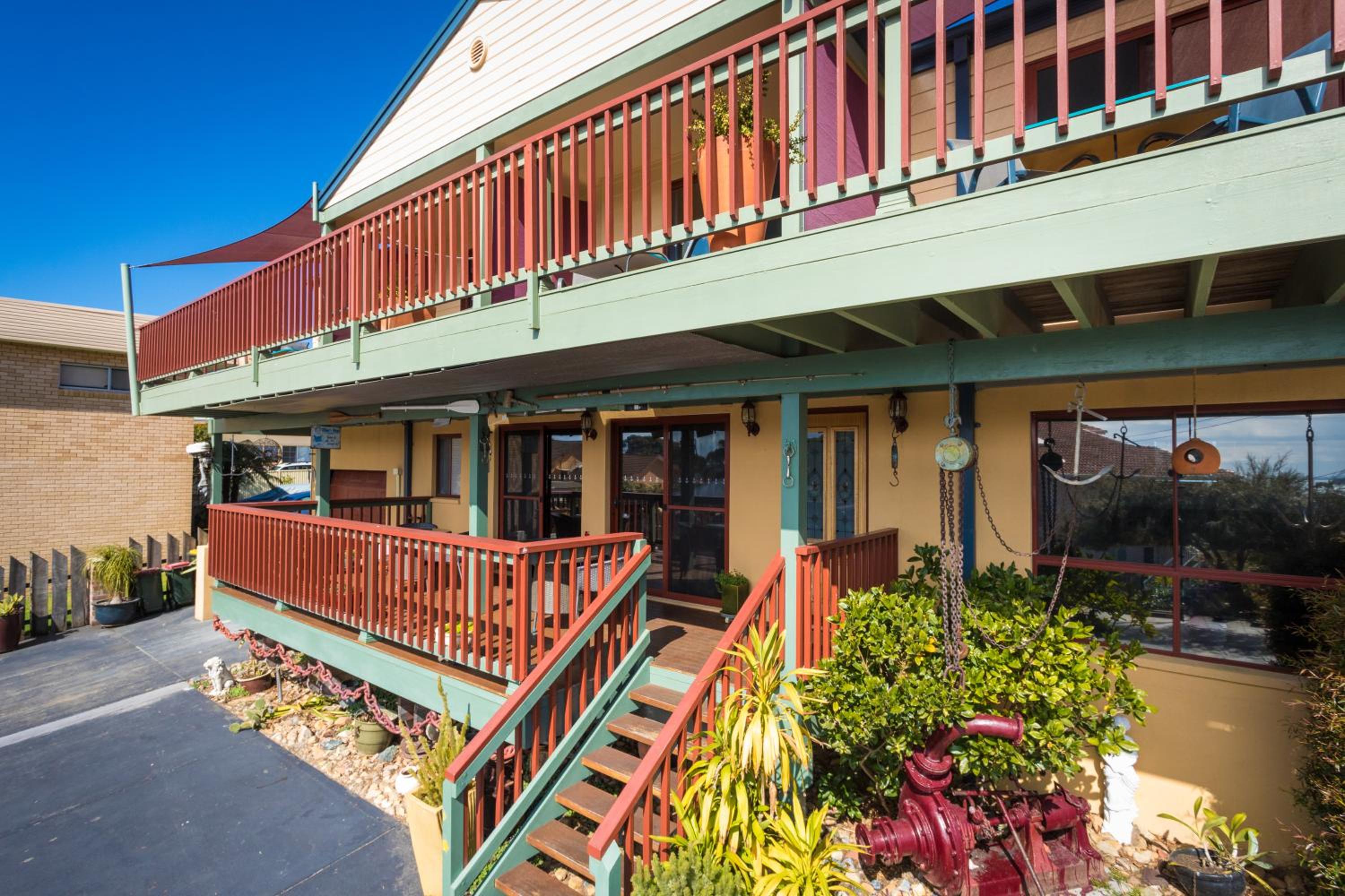 Deluxe Double Room with Balcony - Photo 4