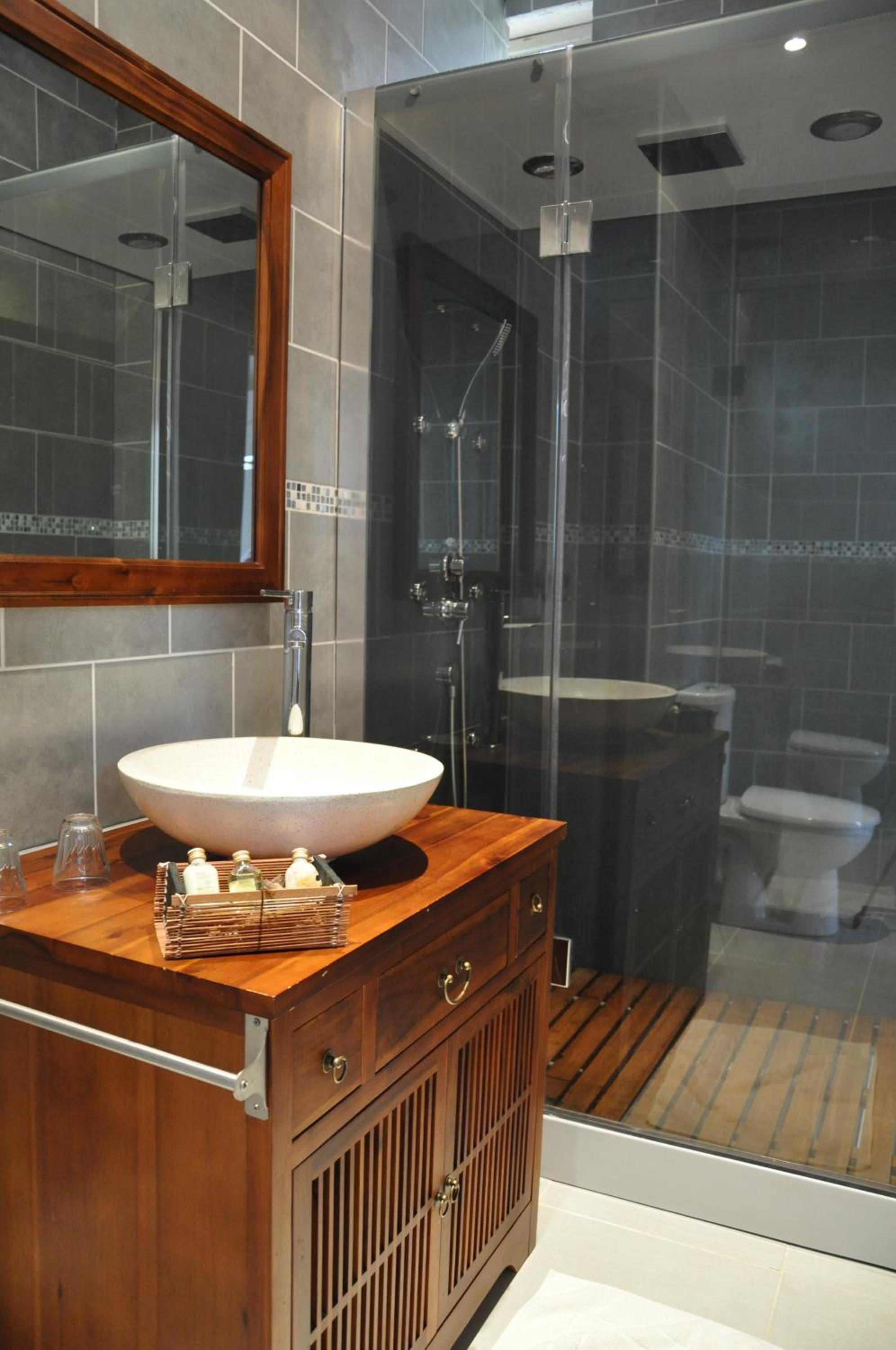 Standard Double Room with Shower - Photo 2