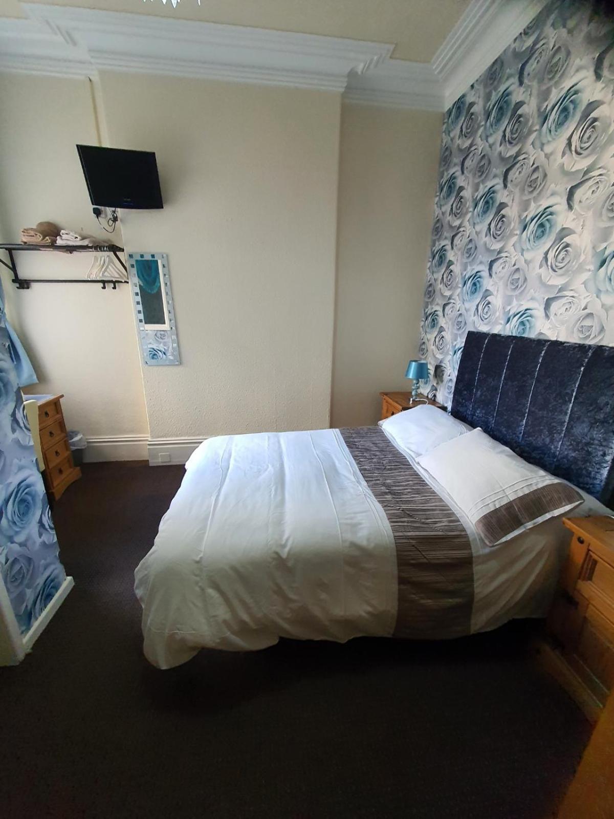 Double Room - Photo 2