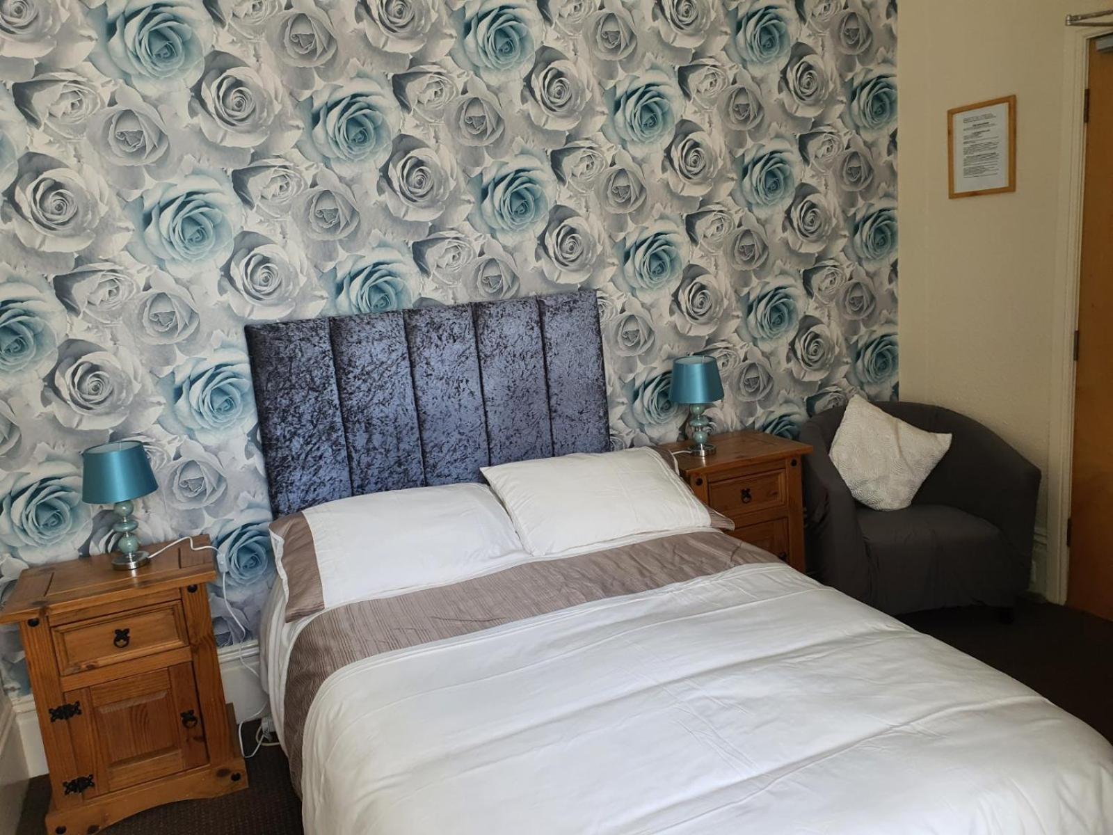 Double Room - Photo 4