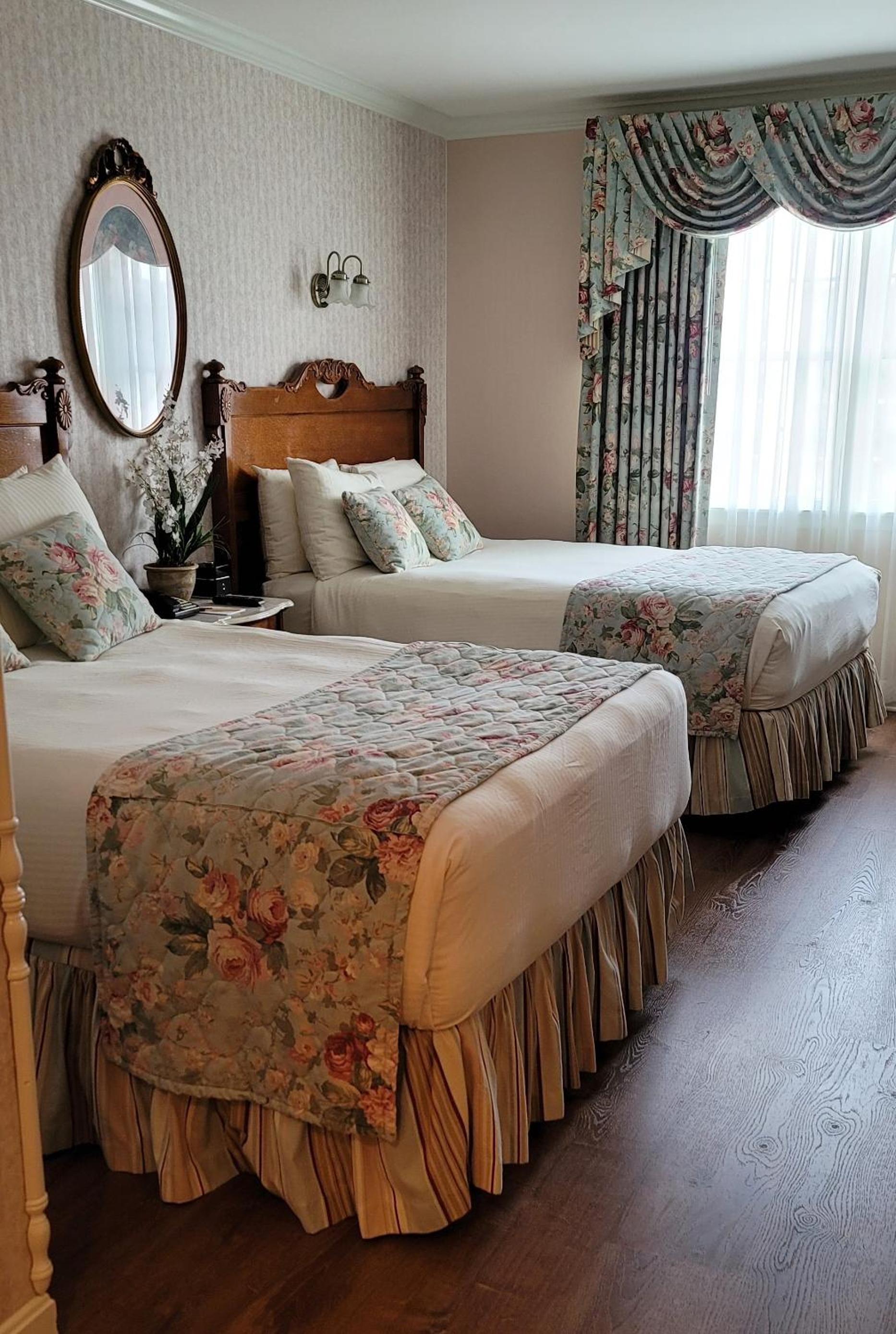 Standard Room with Two Double Beds