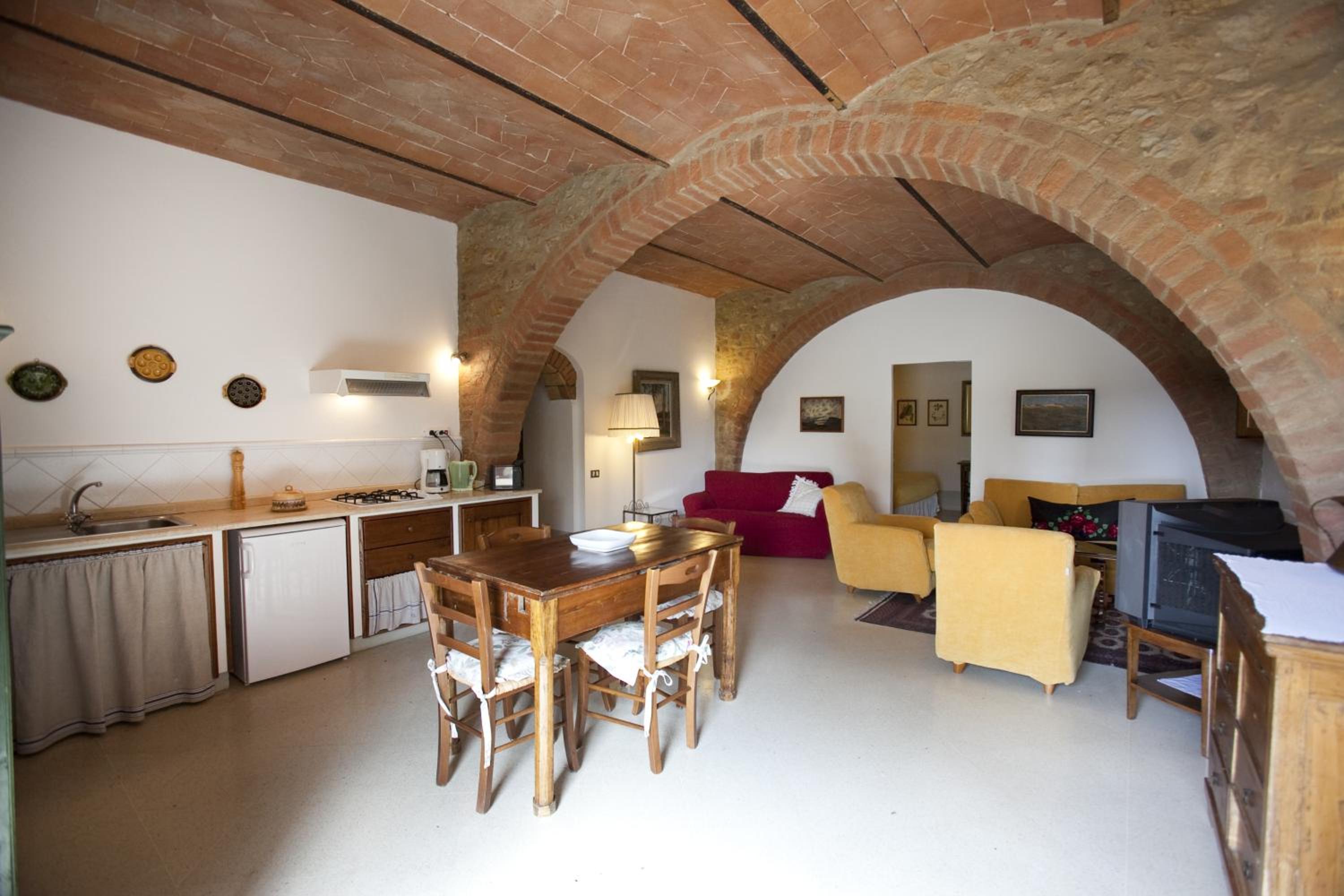 Two-Bedroom Apartment - Photo 3