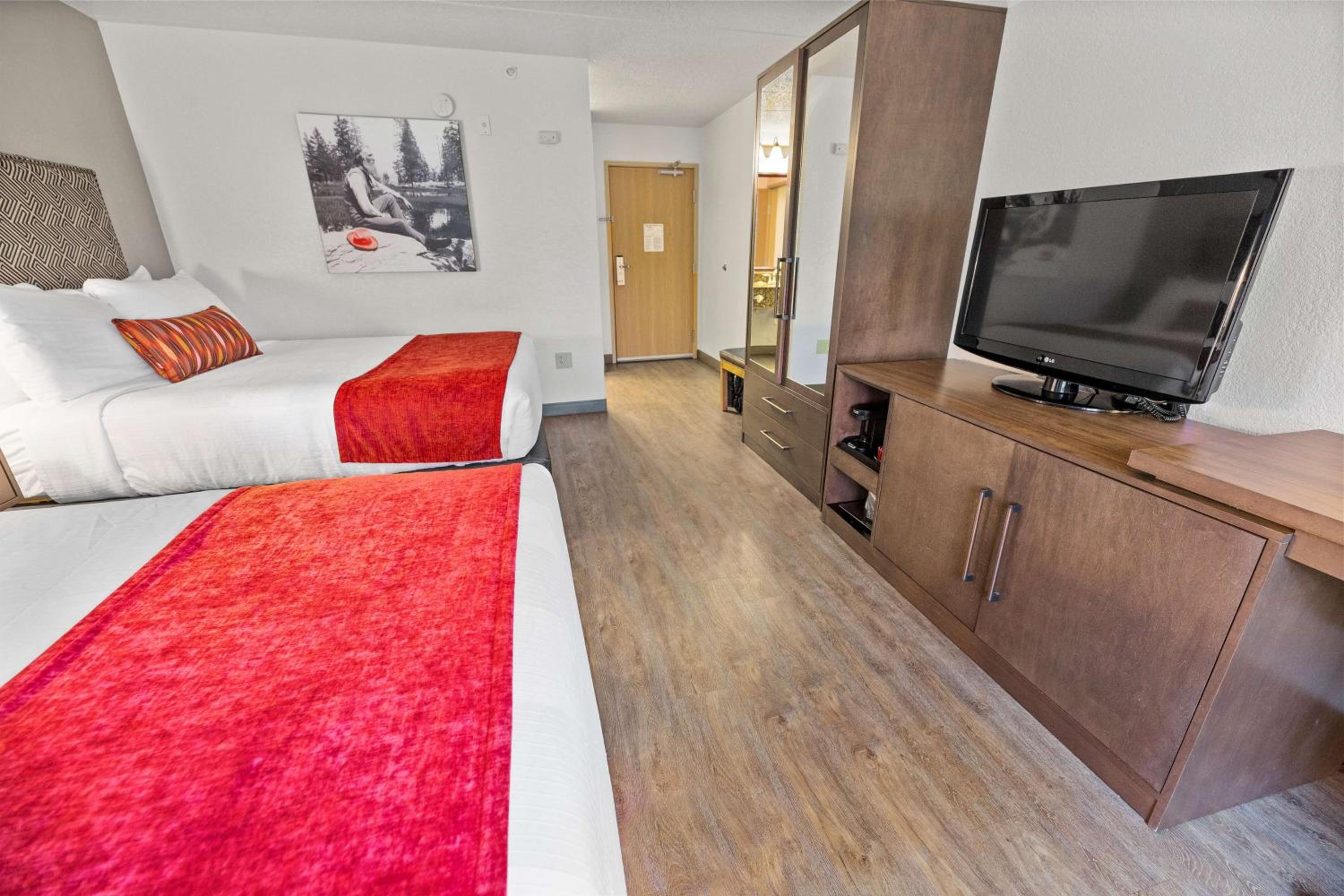 Queen Room with Two Queen Beds - Pet-Friendly/Non-Smoking