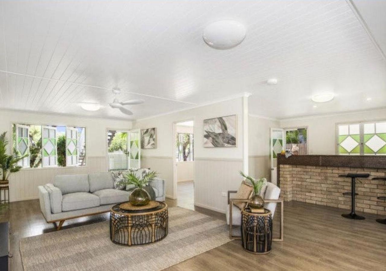 Six-Bedroom Holiday Home photo 1