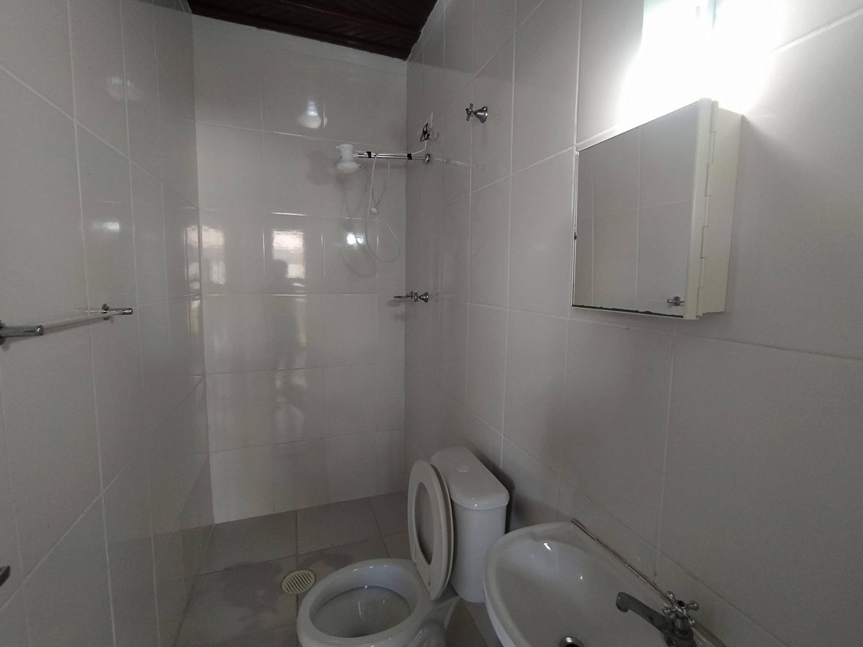 Standard Double Room - Photo 11