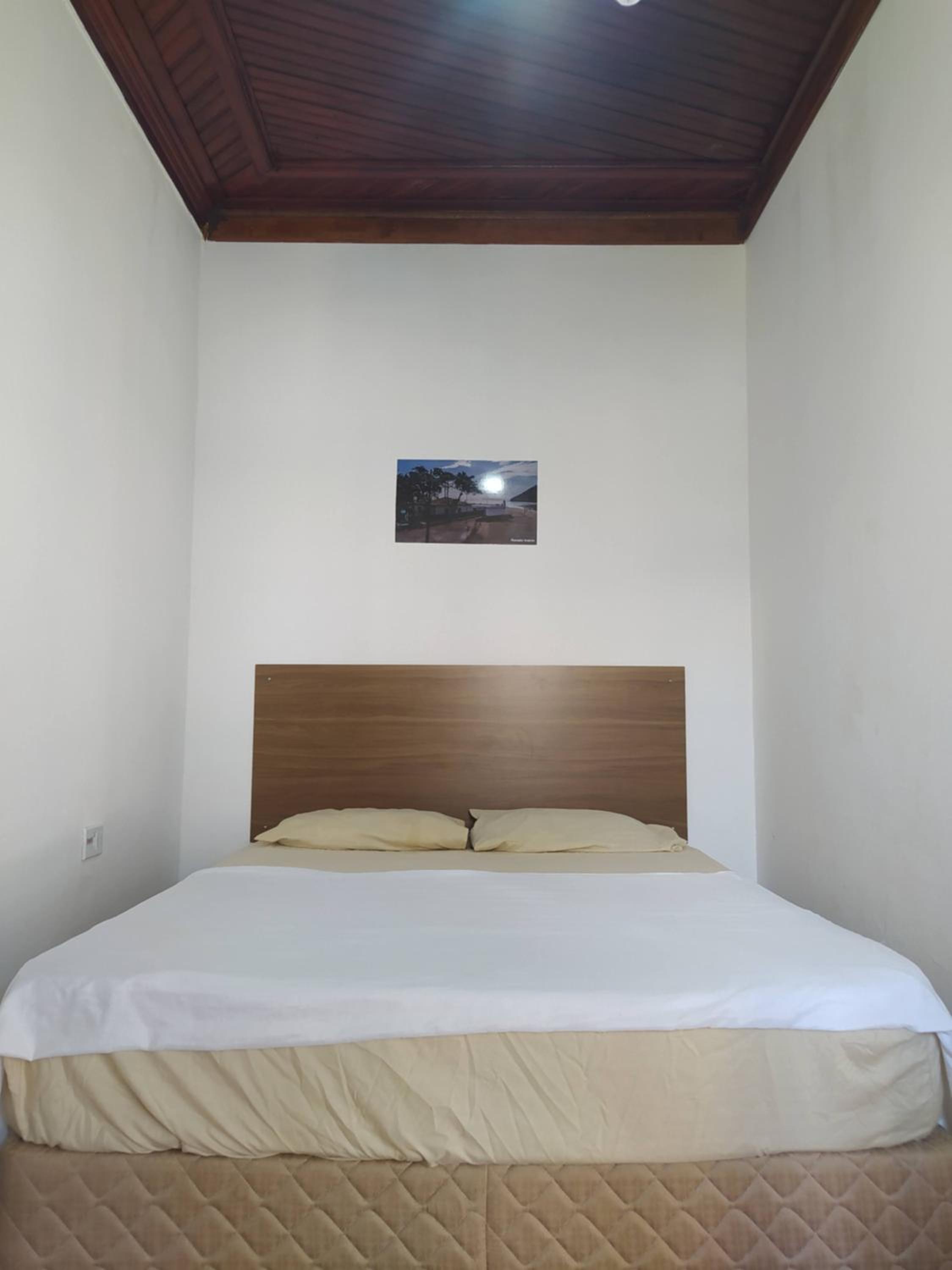 Standard Double Room - Photo 9