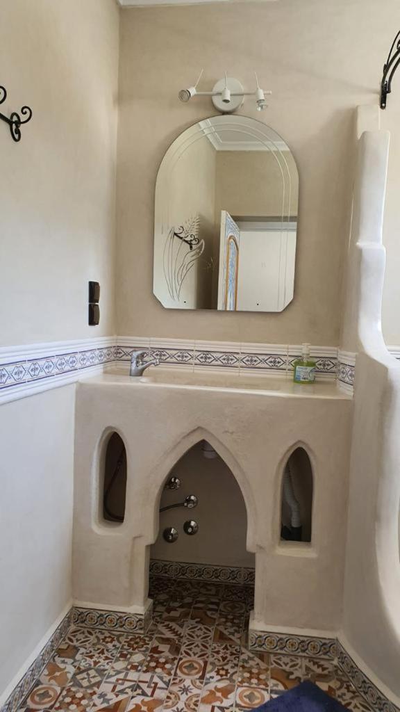 Twin Room with Shower - Photo 8