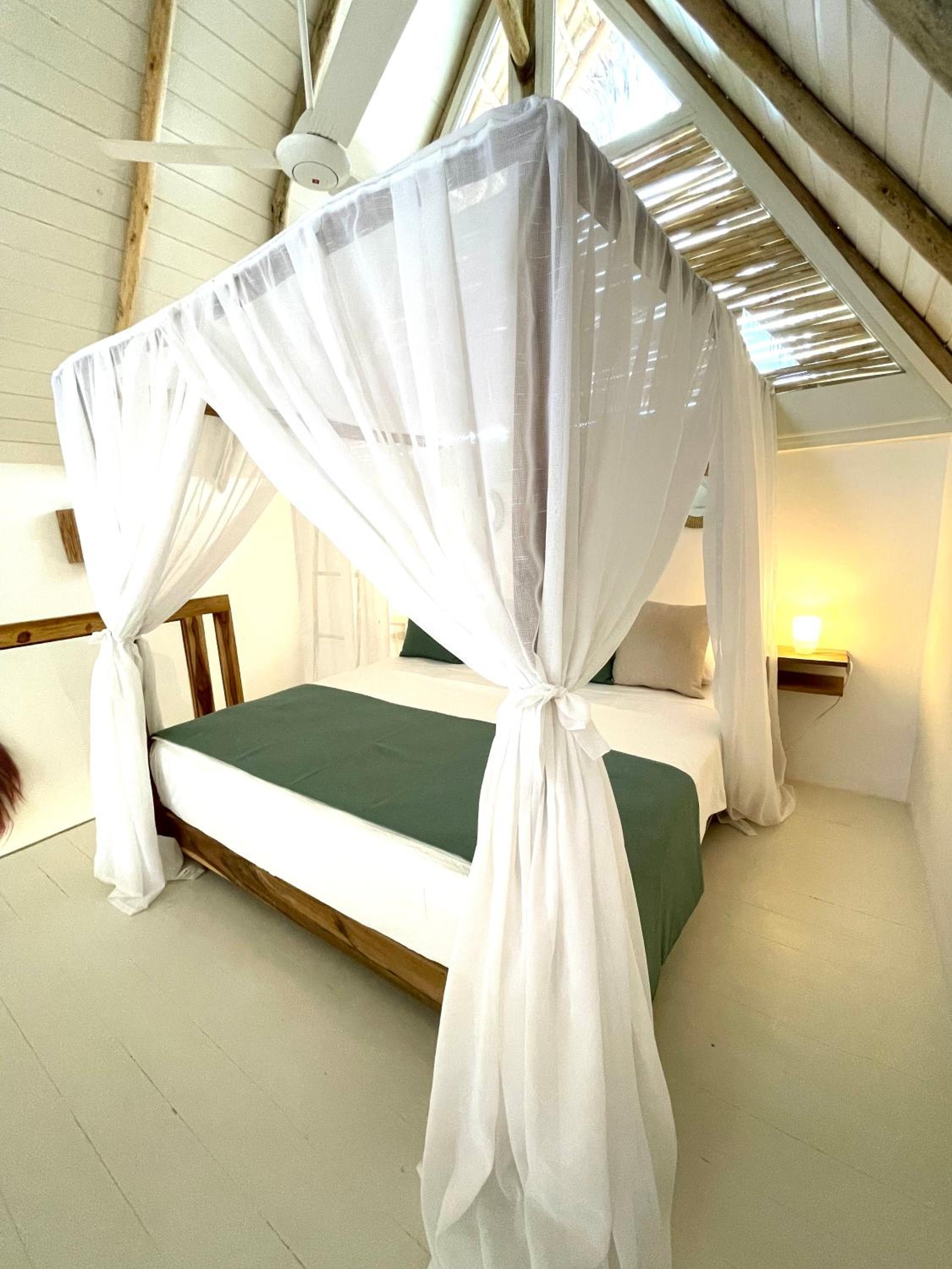 Deluxe Bungalow photo 2