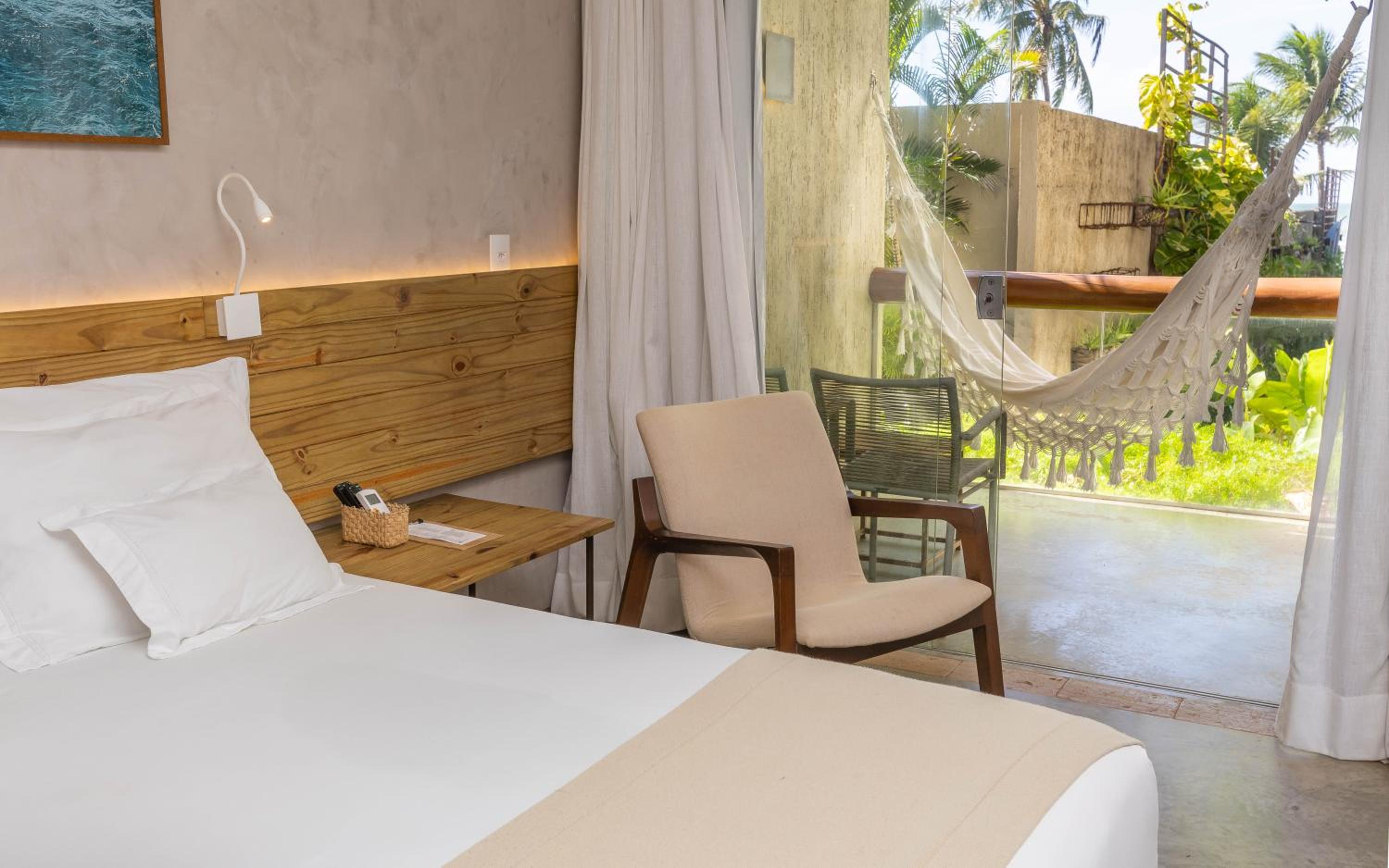 Deluxe Suite with Balcony With Sea View - Manacá II thumbnail 5