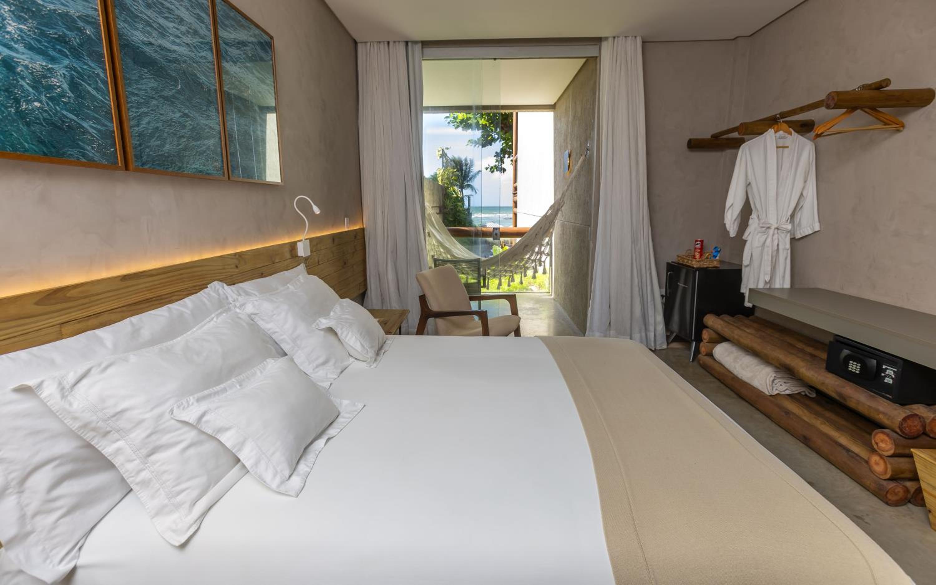 Deluxe Suite with Balcony With Sea View - Manacá II