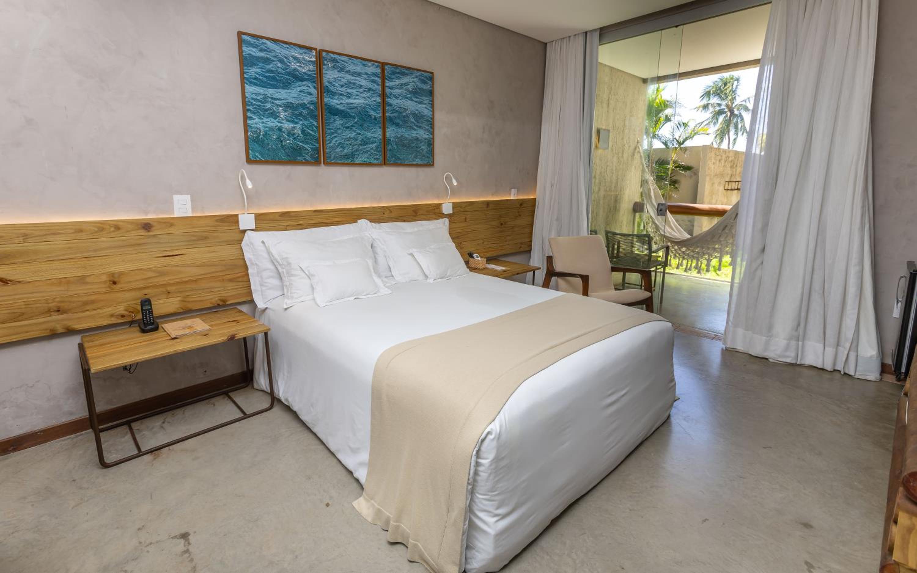 Deluxe Suite with Balcony With Sea View - Manacá II thumbnail 6