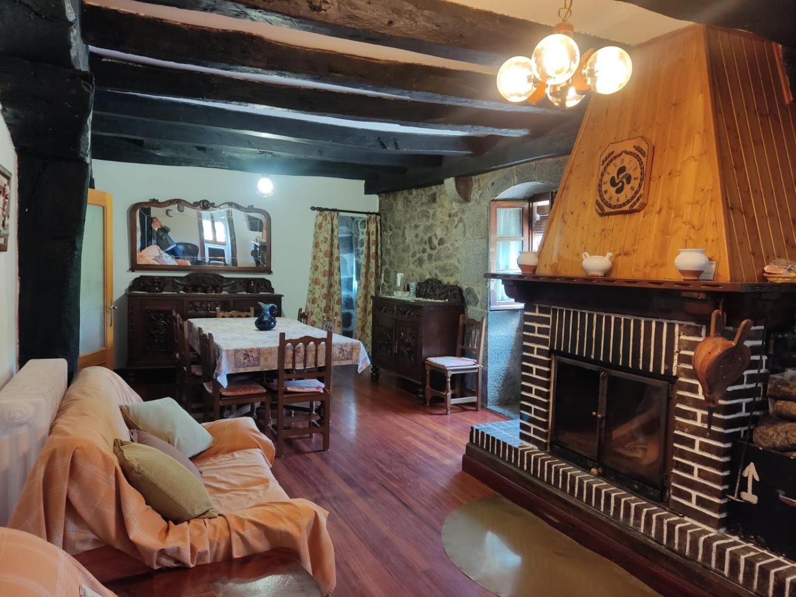 Four-Bedroom House photo 2