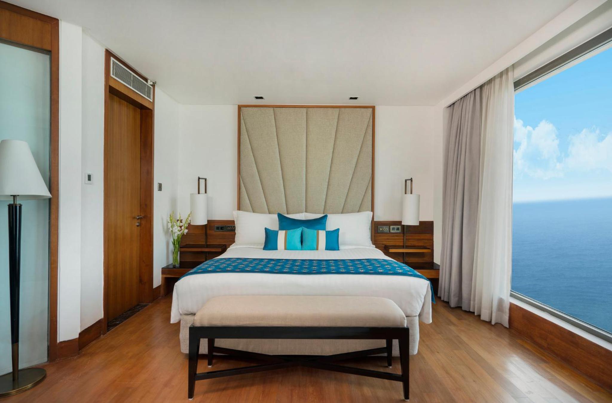 One-Bedroom Suite with Sea View - Photo 8