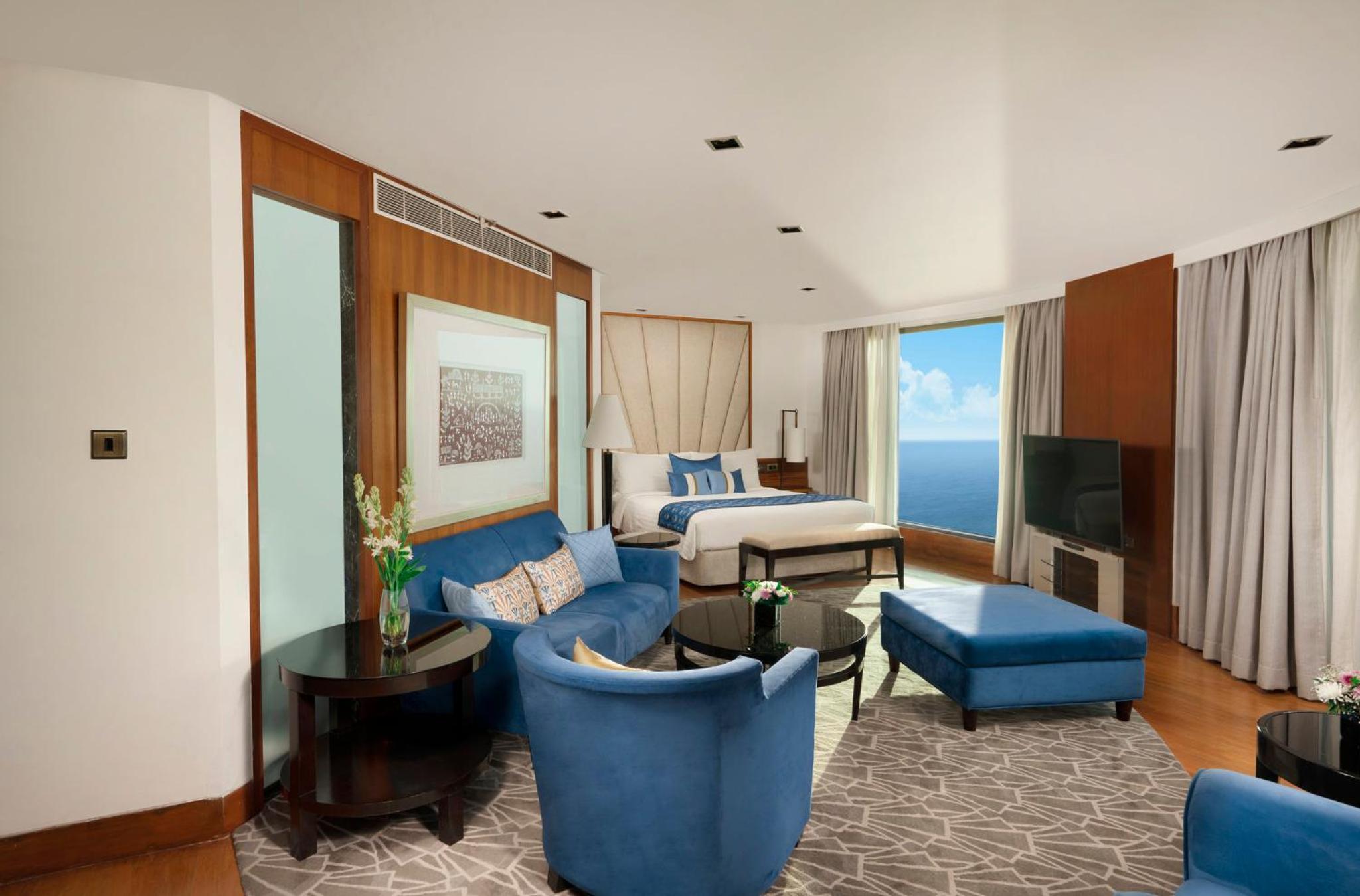One-Bedroom Suite with Sea View - Photo 10