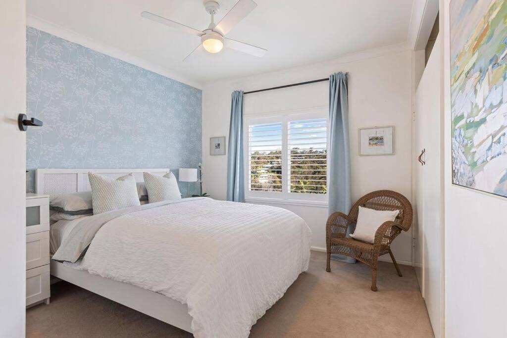 Three-Bedroom House photo 2