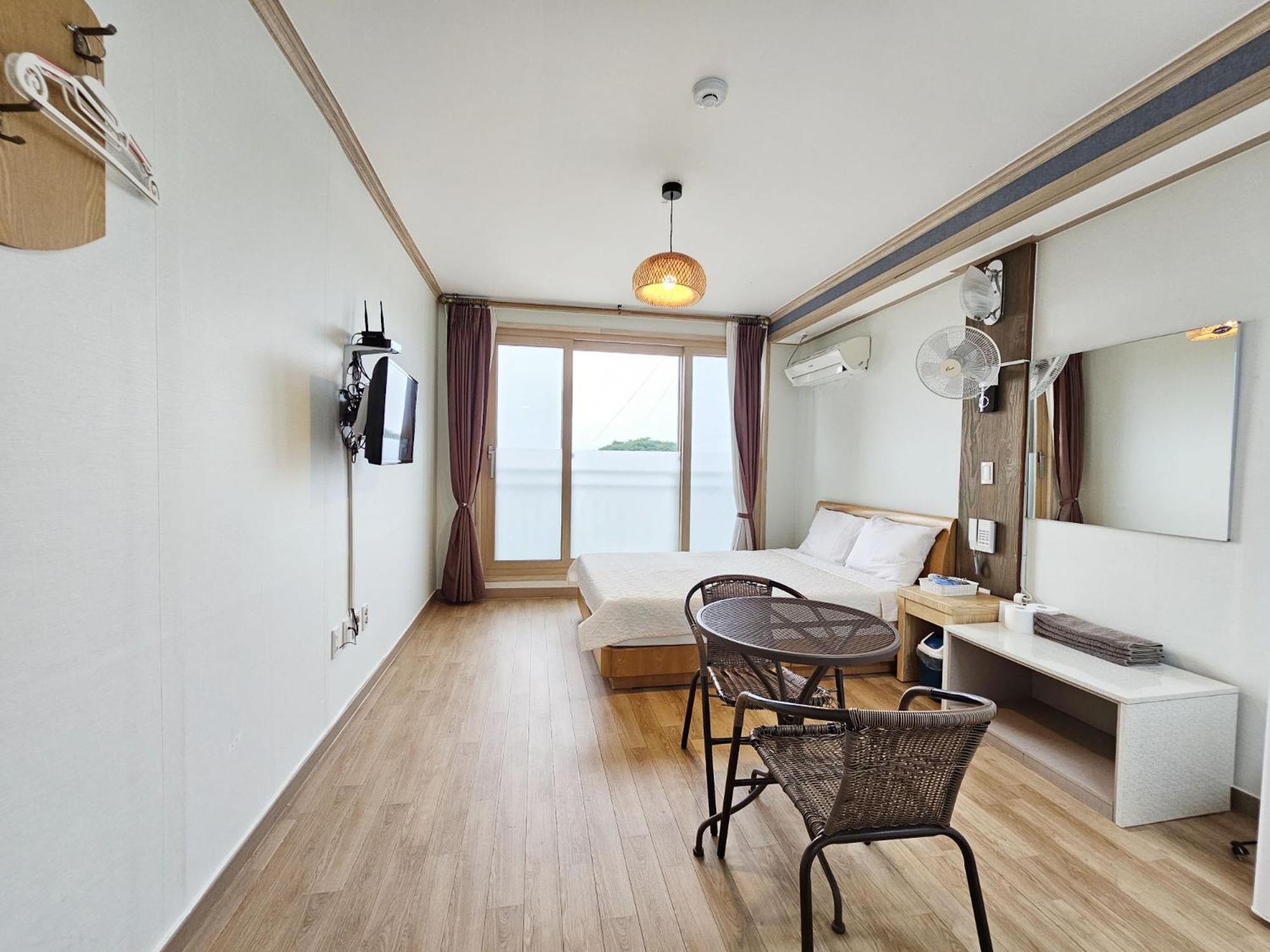 Double Room - Photo 6