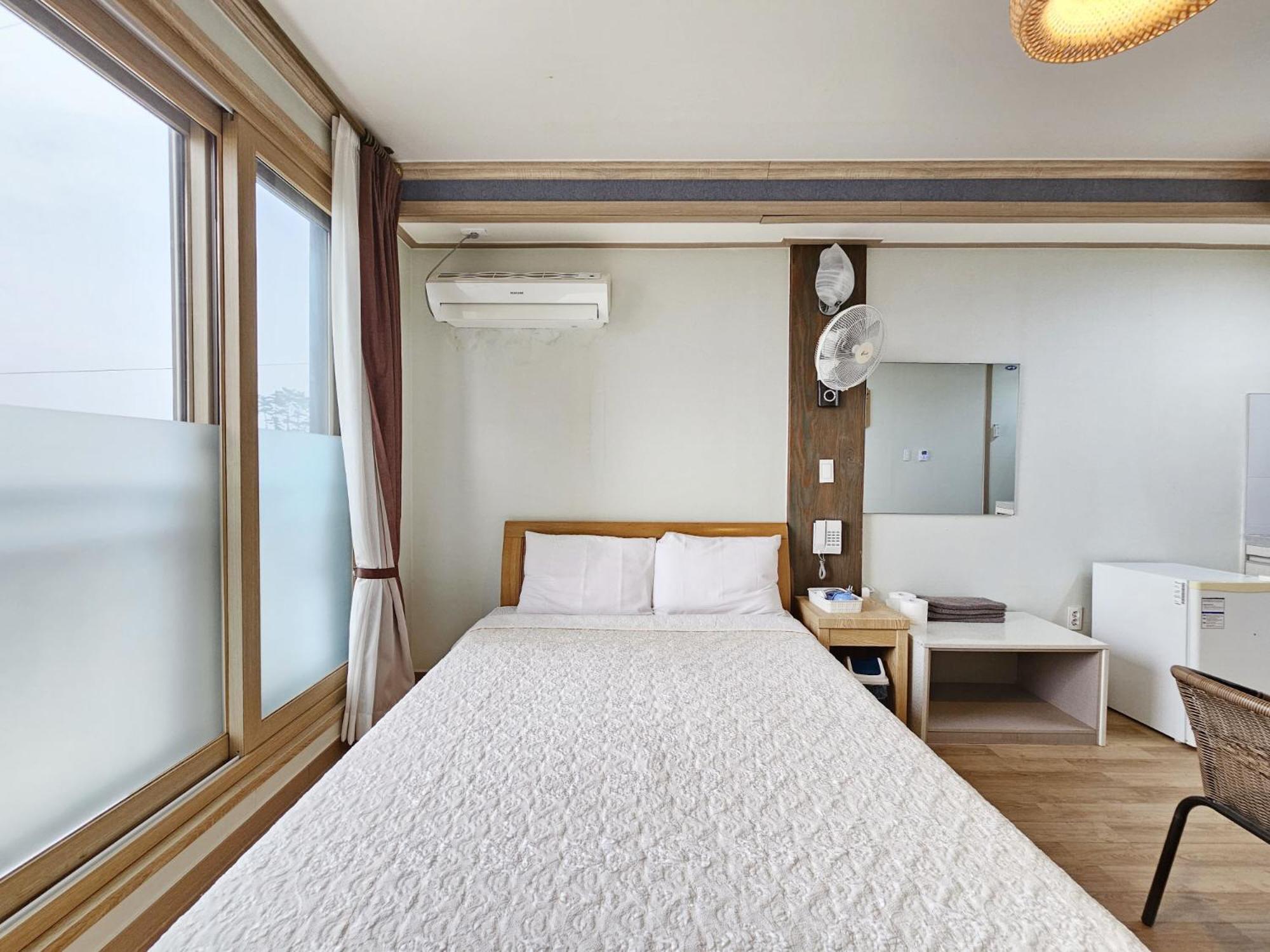 Double Room - Photo 8