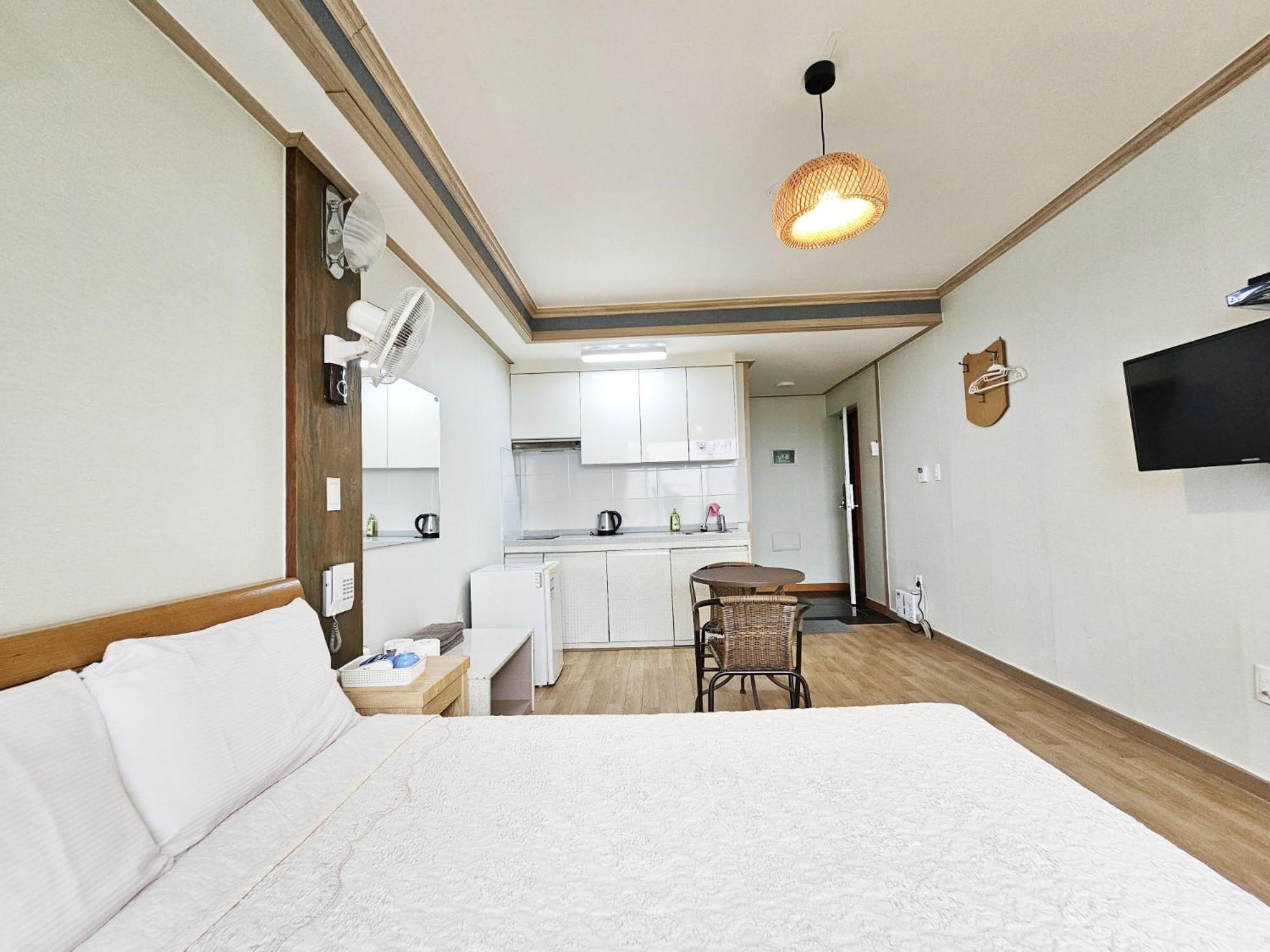 Double Room - Photo 4