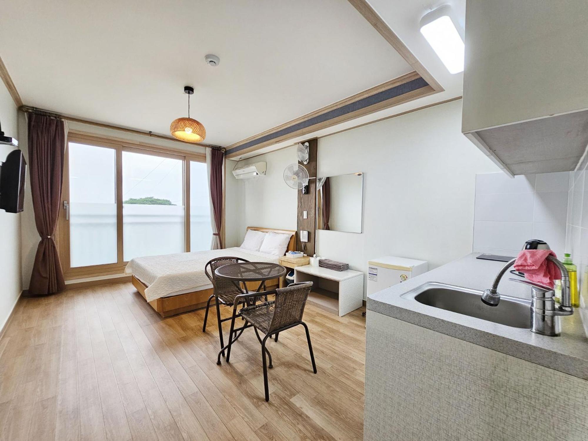 Double Room - Photo 1