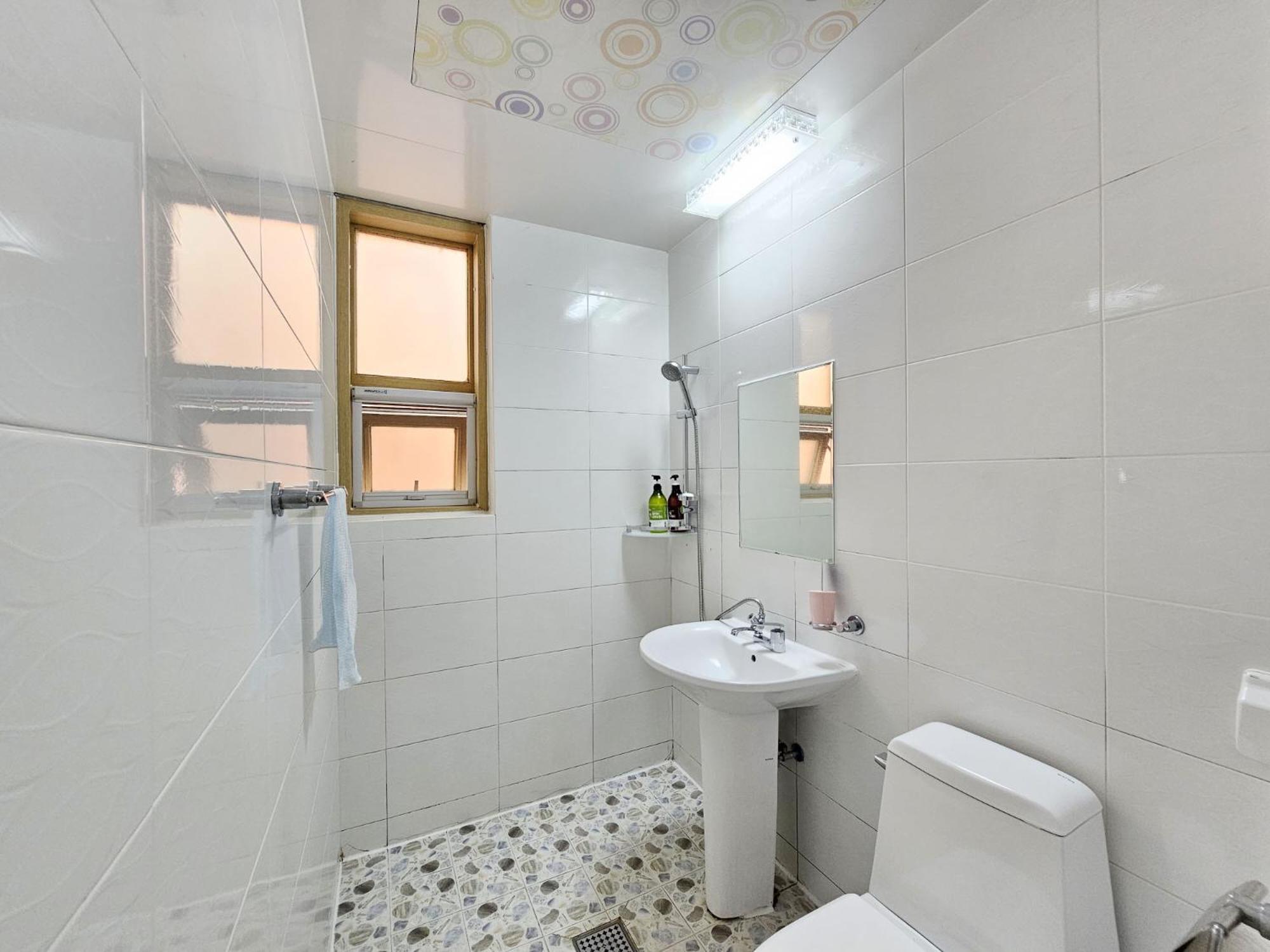Twin Room - Photo 2