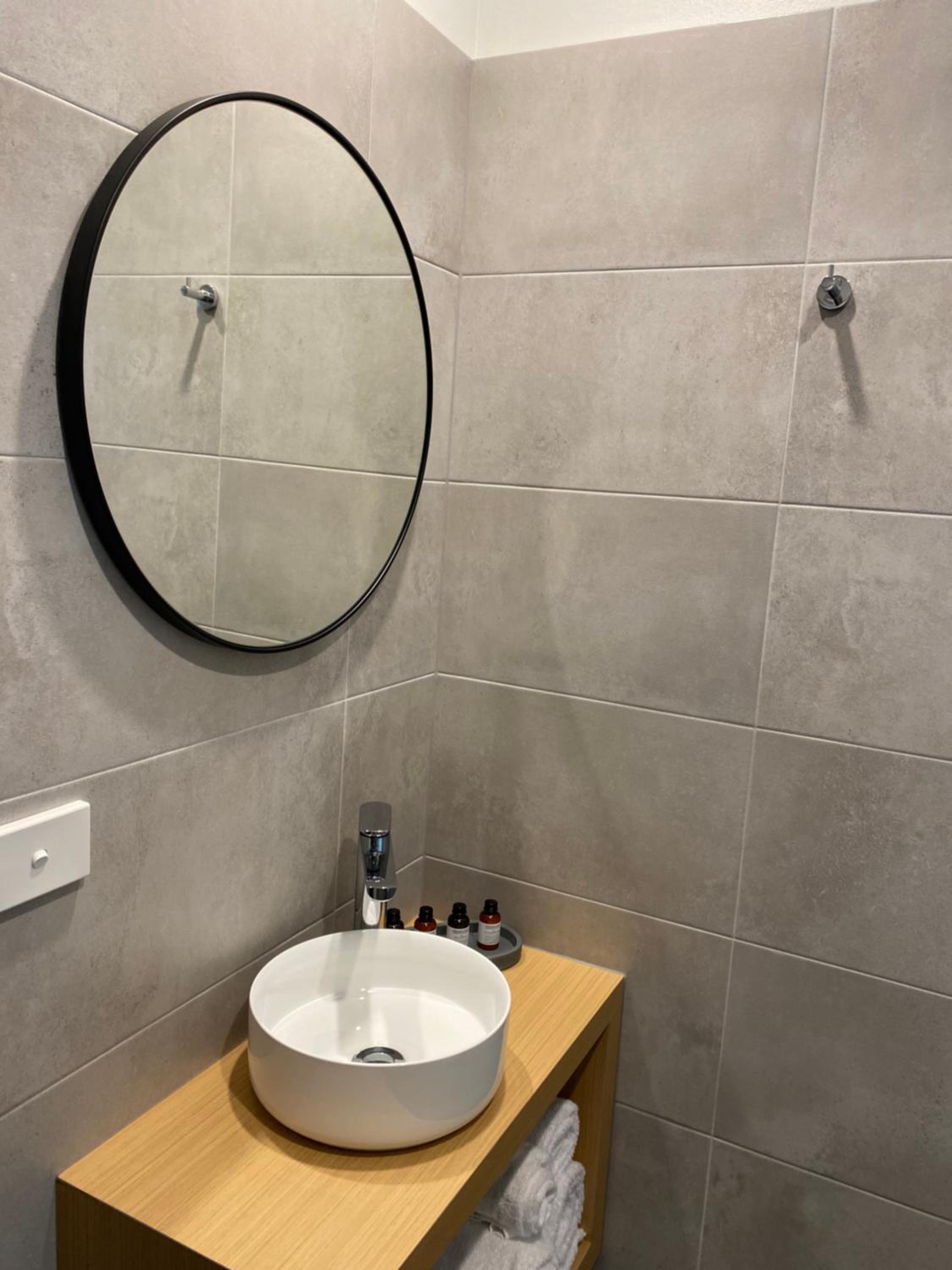 Standard Twin Room - Photo 4