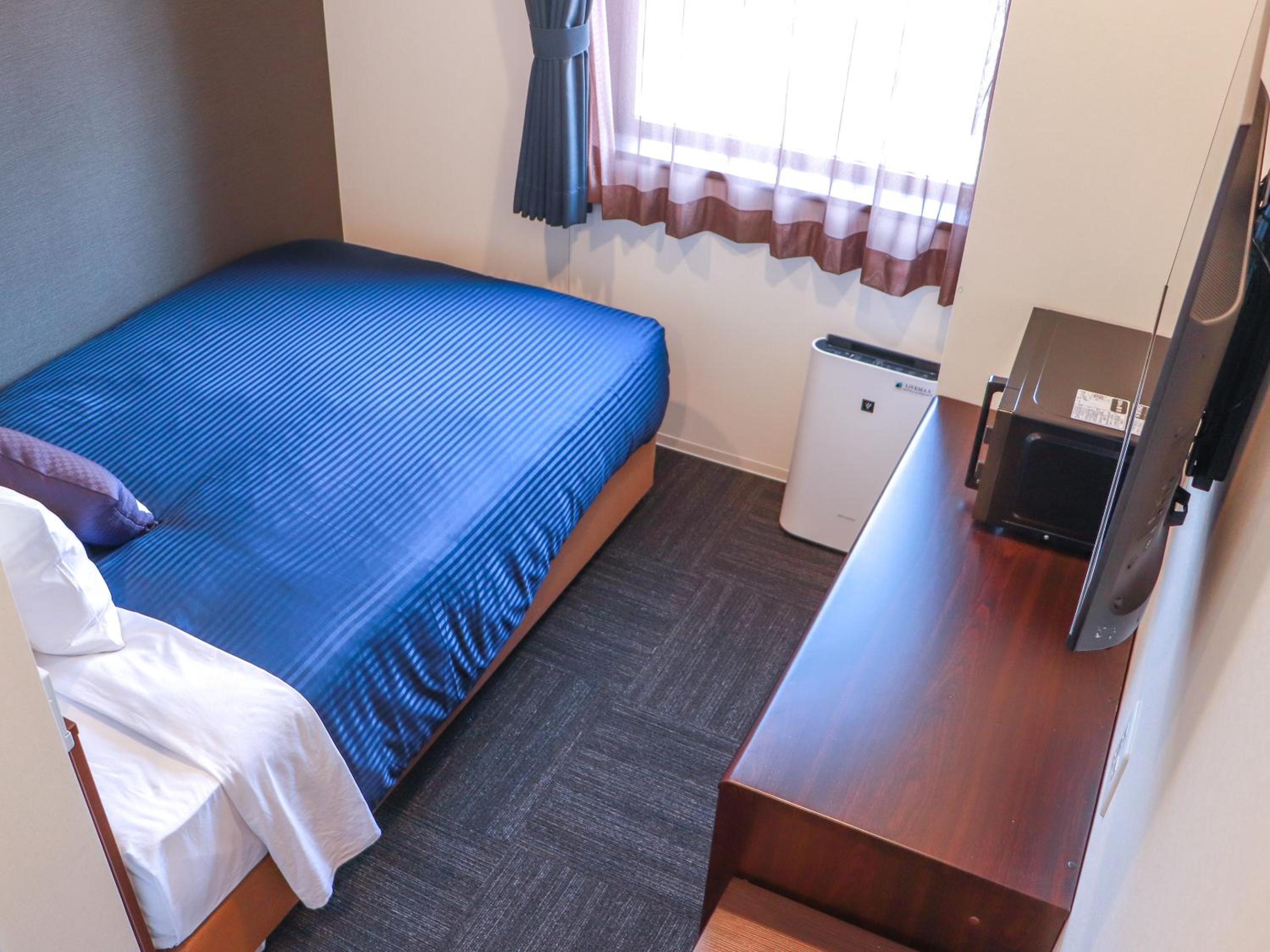 Double Room with Small Double Bed - Smoking - Photo 1