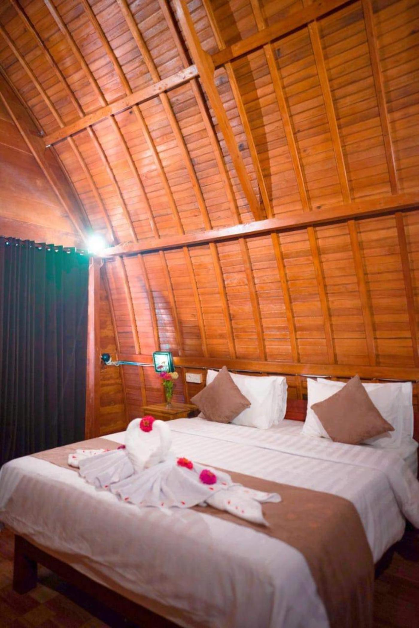 Deluxe Bungalow with Garden View - Photo 3