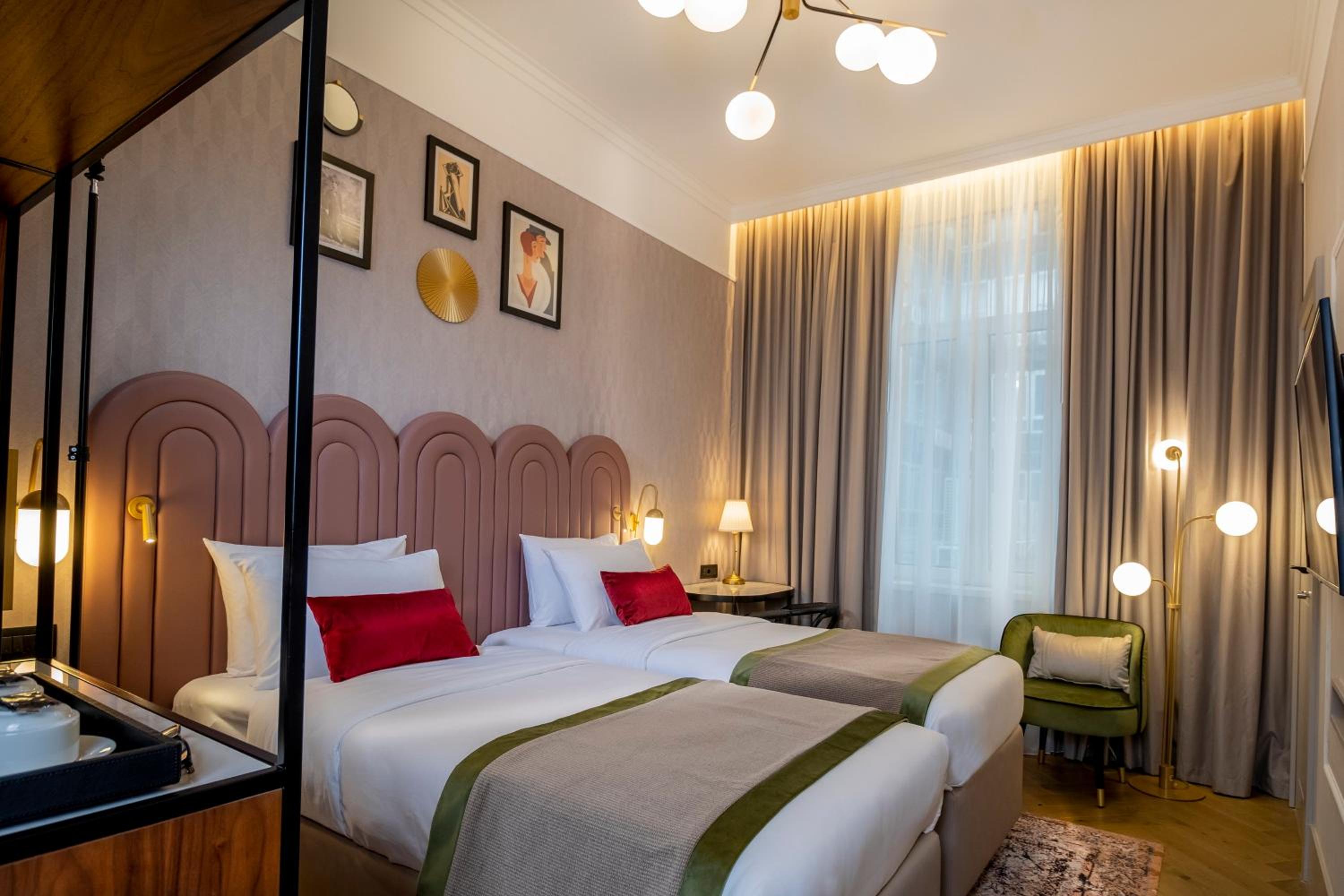 Standard Twin Room - Photo 2